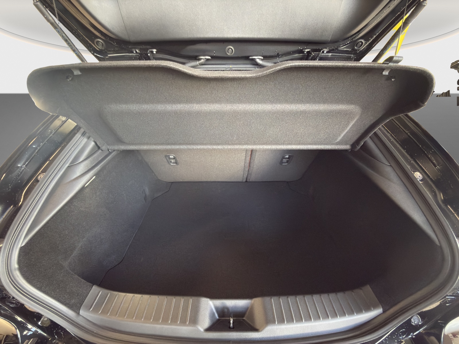 MAZDA 3 Hatchback 2.0 186 Nagisa-image-15