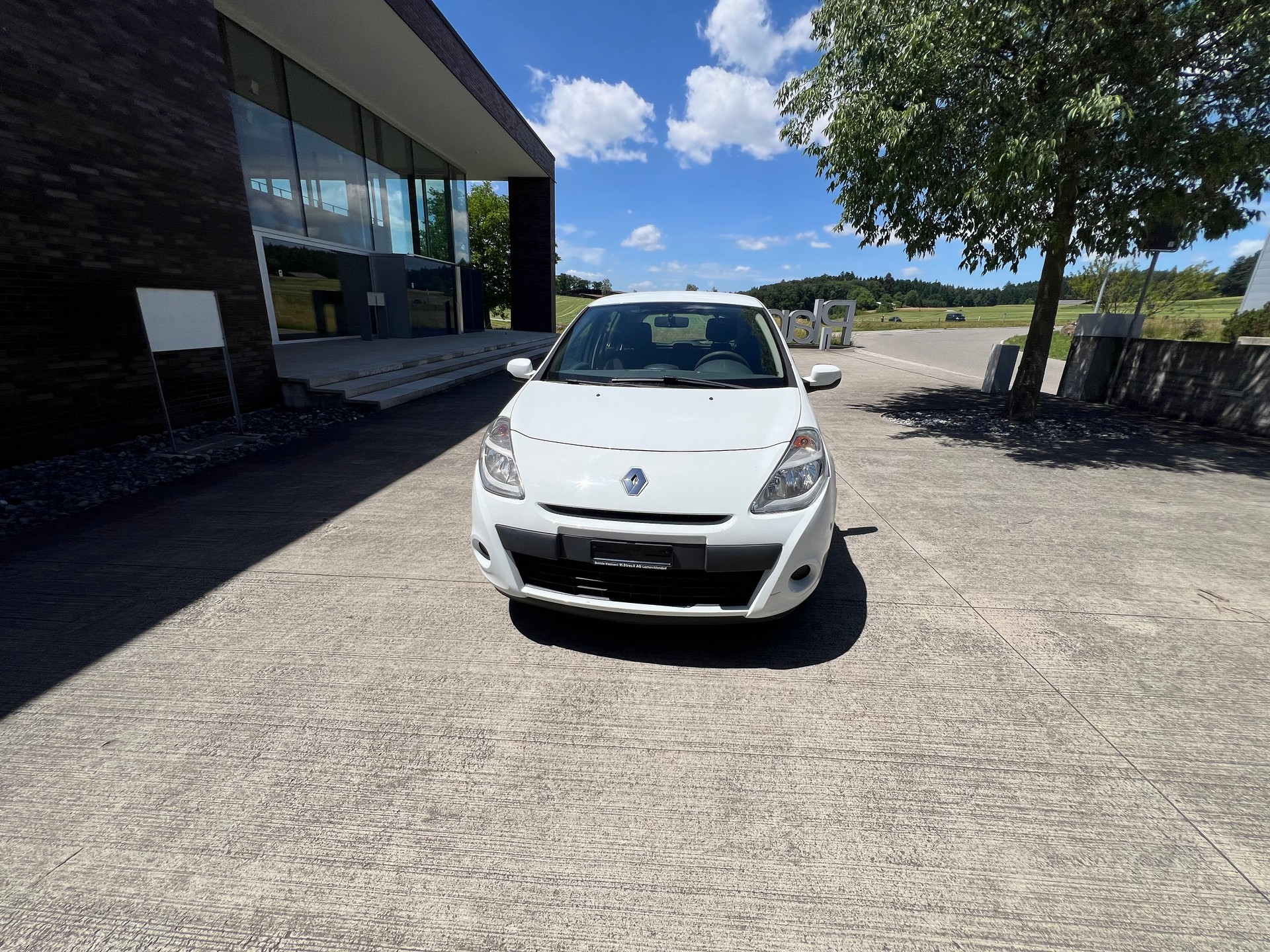 RENAULT Clio 1.2 16V Yahoo-image-0