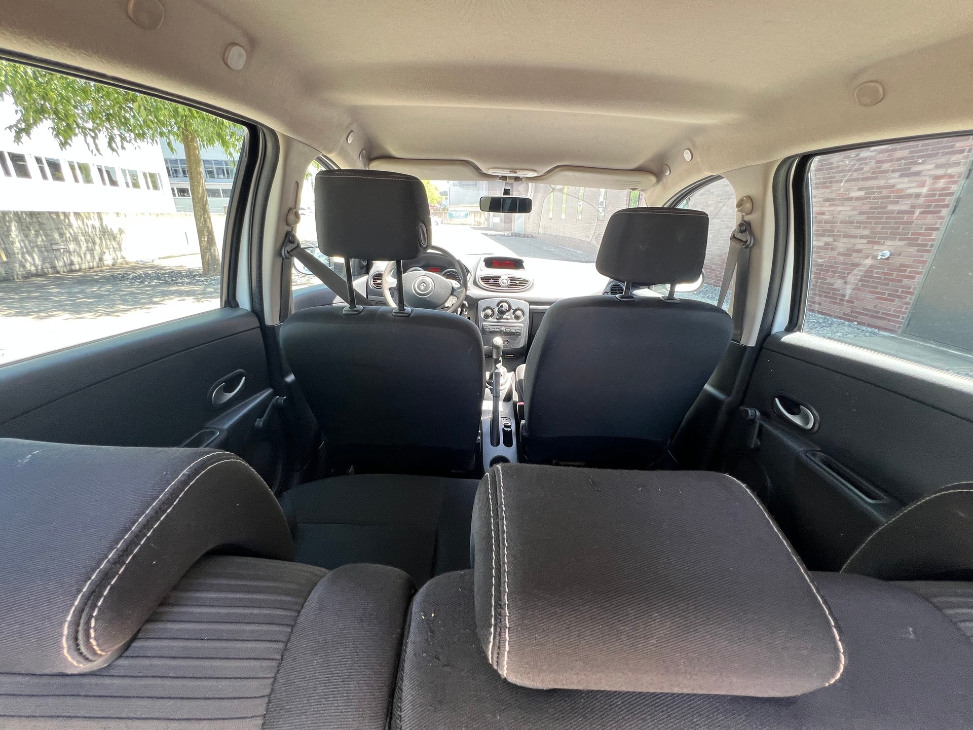 RENAULT Clio 1.2 16V Yahoo-image-6