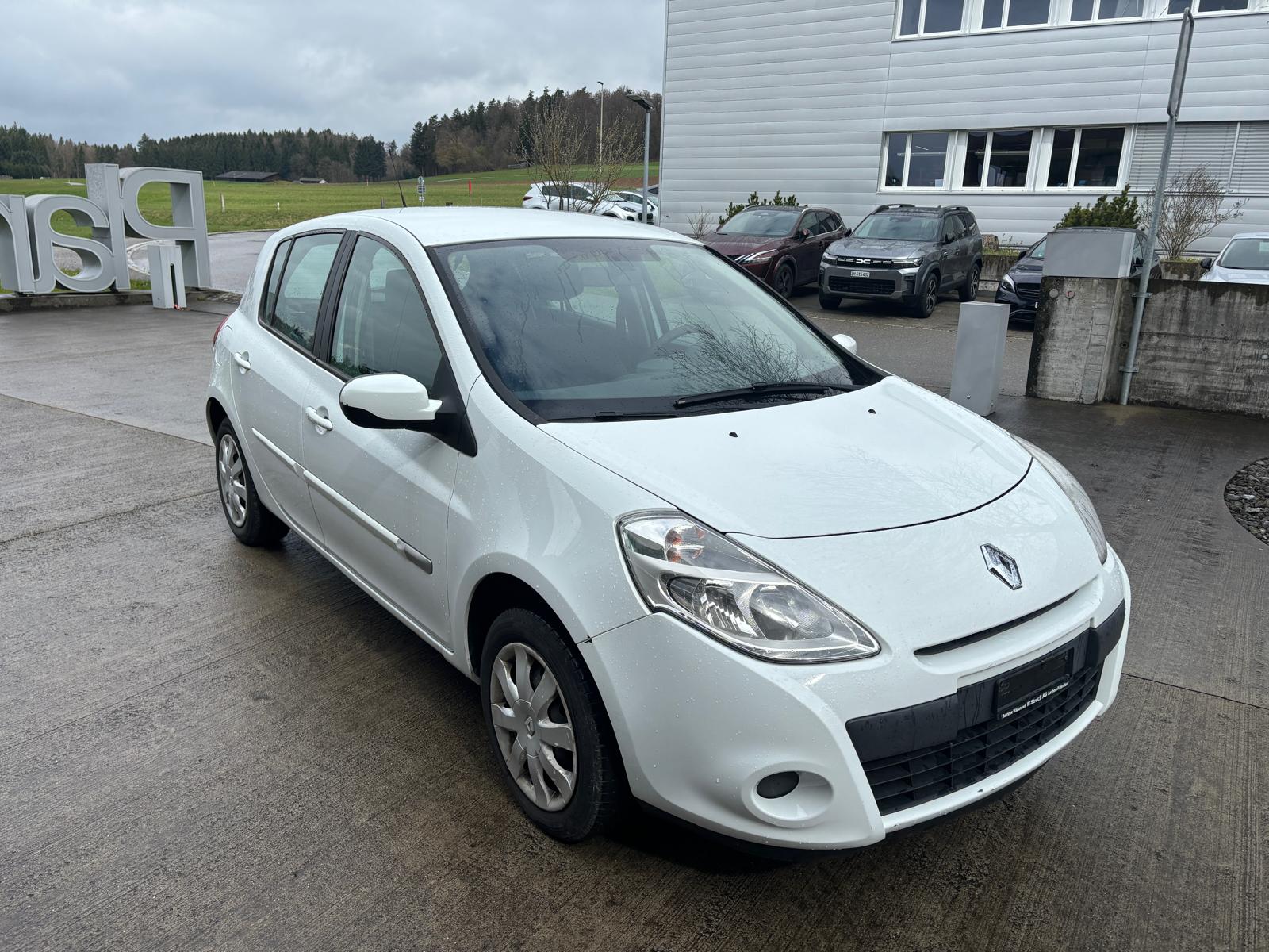RENAULT Clio 1.2 16V Yahoo-image-3