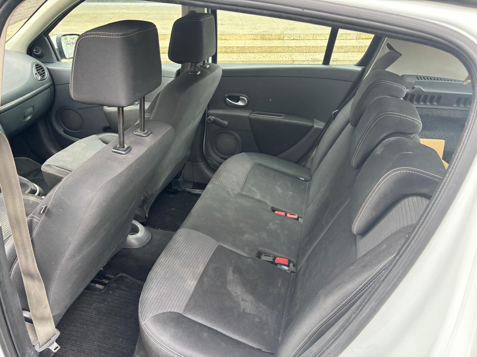 RENAULT Clio 1.2 16V Yahoo-image-10