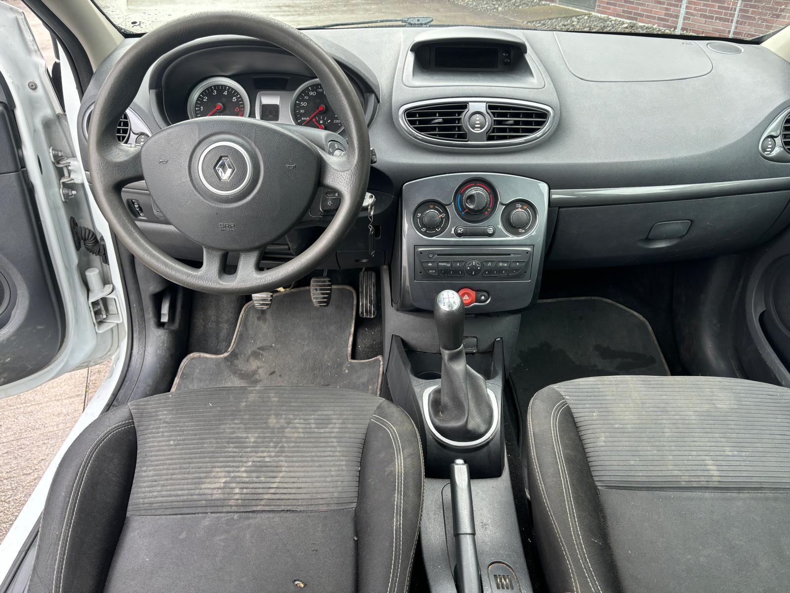 RENAULT Clio 1.2 16V Yahoo-image-8