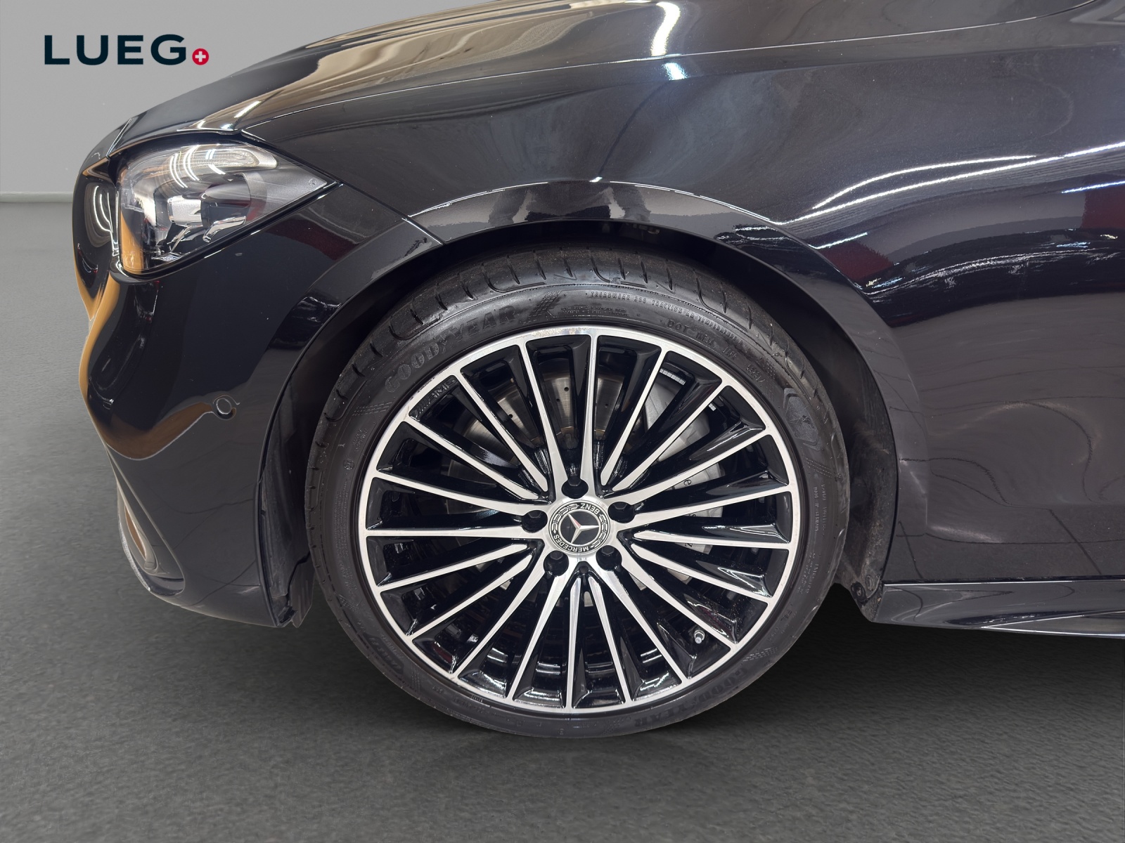 MERCEDES-BENZ C 200 - AMG / 360 Grad Kamera / Spur-Assistent / Winkel-Assistent-image-6