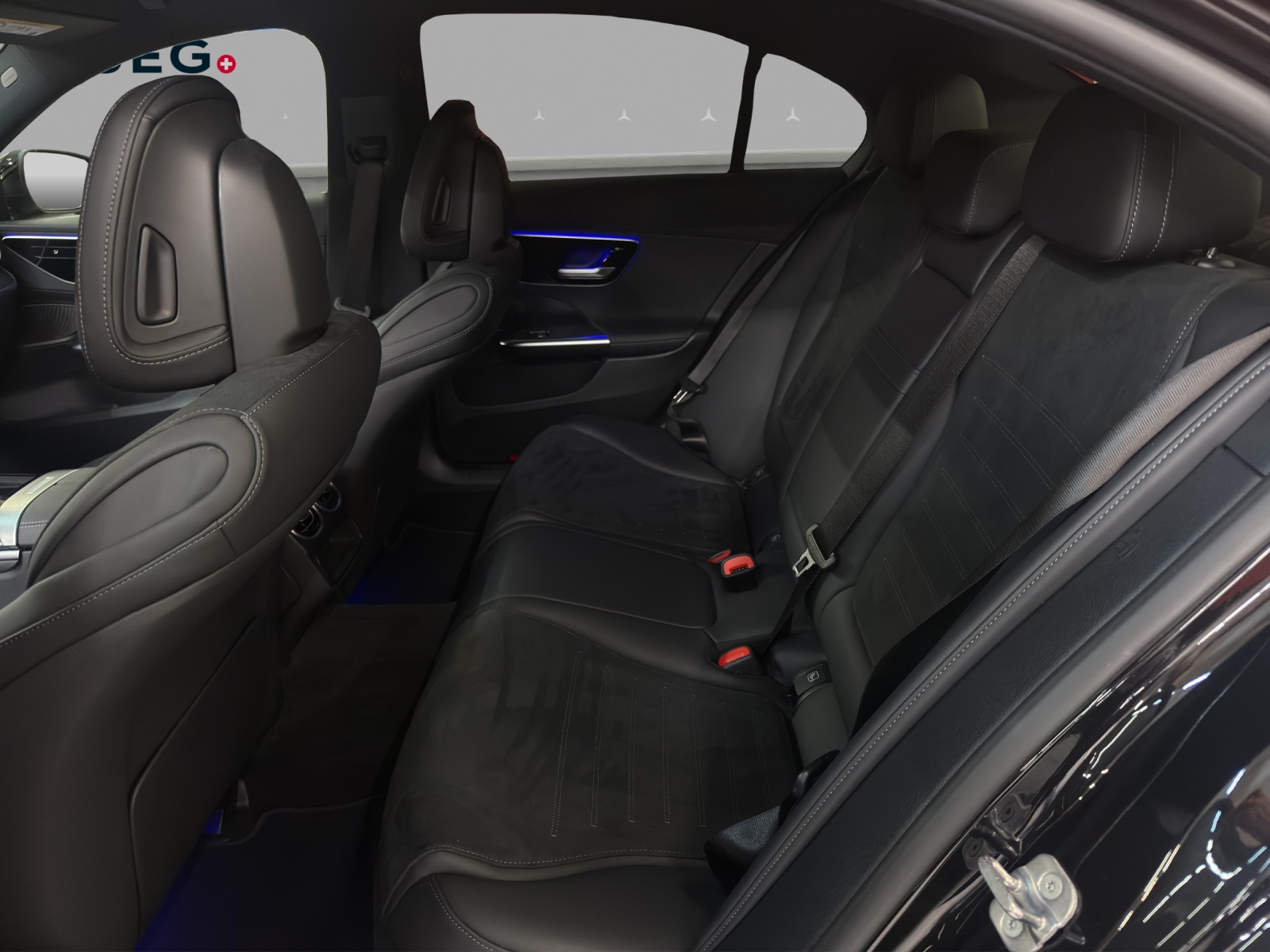 MERCEDES-BENZ C 200 - AMG / 360 Grad Kamera / Spur-Assistent / Winkel-Assistent-image-13