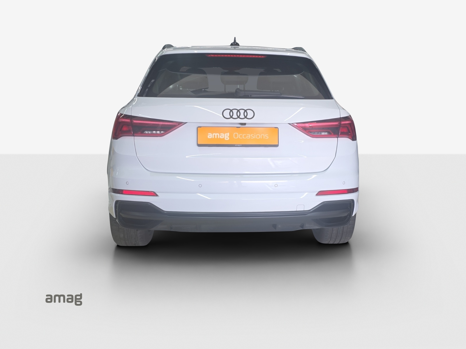 AUDI Q3 45 TFSI e S line S-tronic-image-4