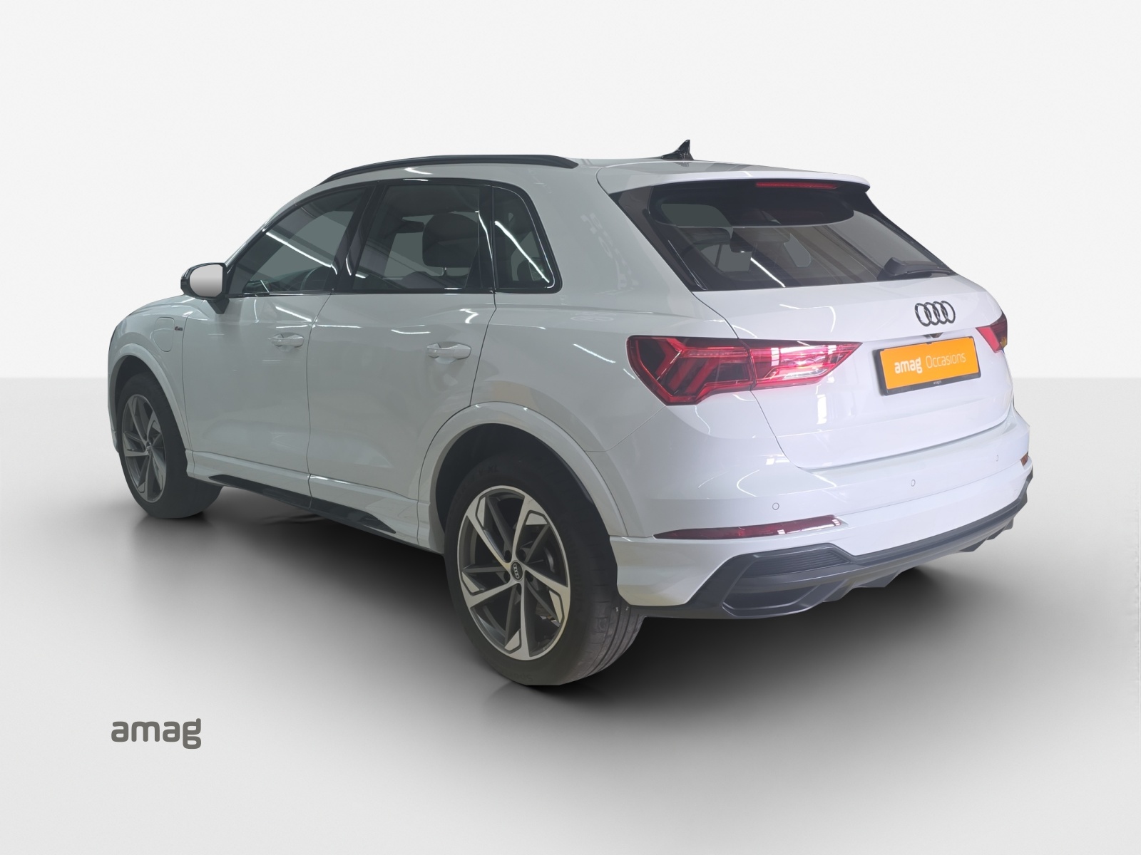 AUDI Q3 45 TFSI e S line S-tronic-image-3