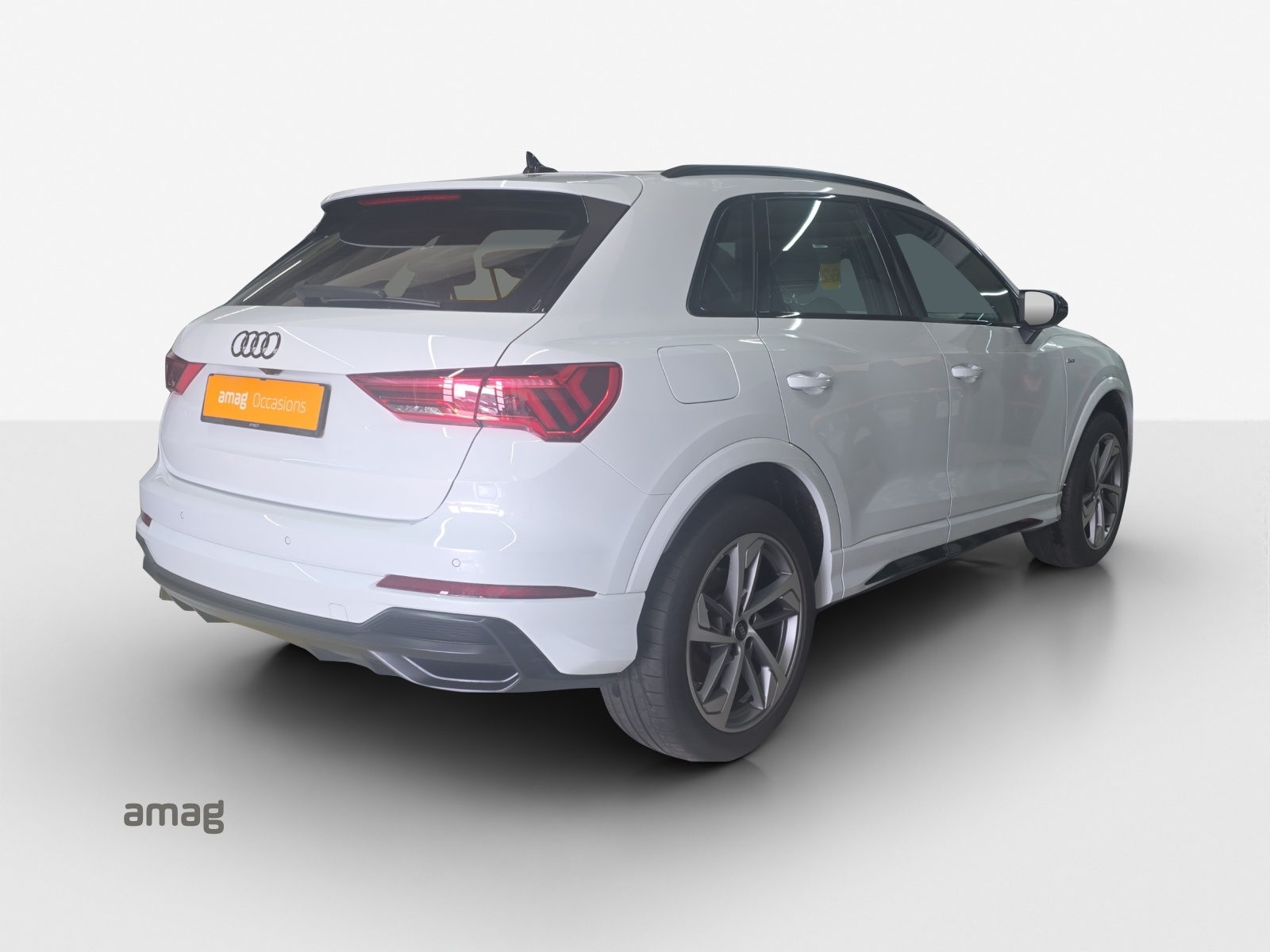 AUDI Q3 45 TFSI e S line S-tronic-image-5