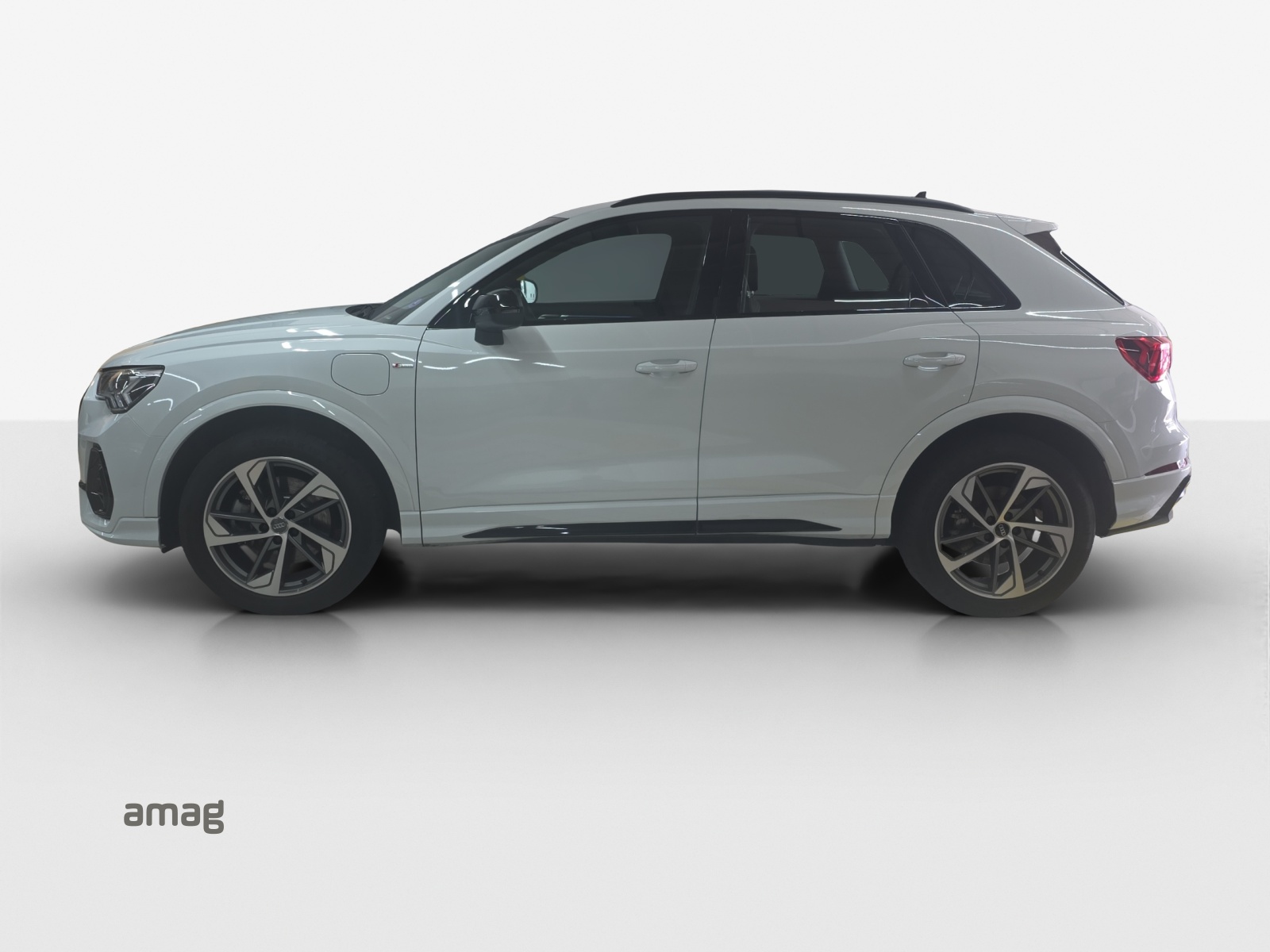 AUDI Q3 45 TFSI e S line S-tronic-image-2