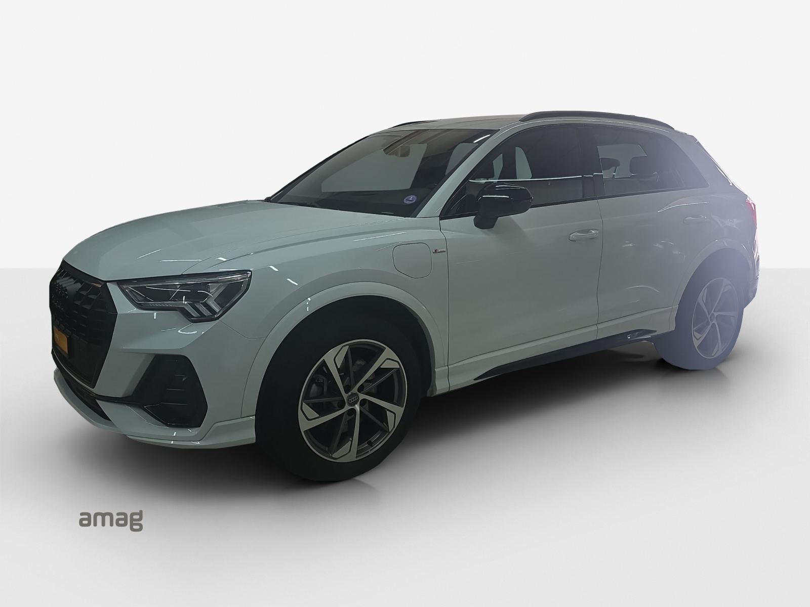AUDI Q3 45 TFSI e S line S-tronic-image-0