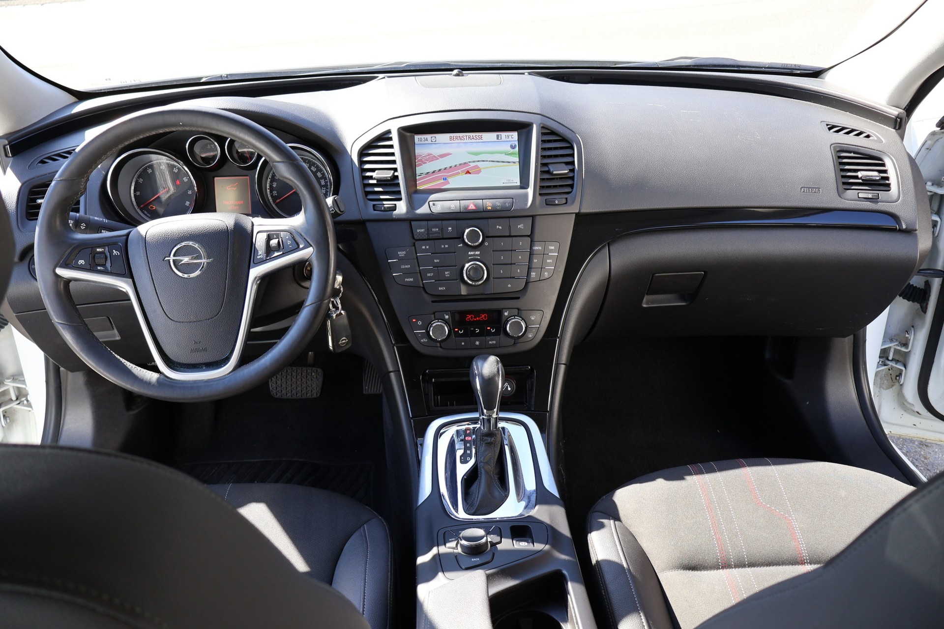 OPEL Insignia ST 2.0 Turbo AnniversaryEd 4WD Aut.-image-13