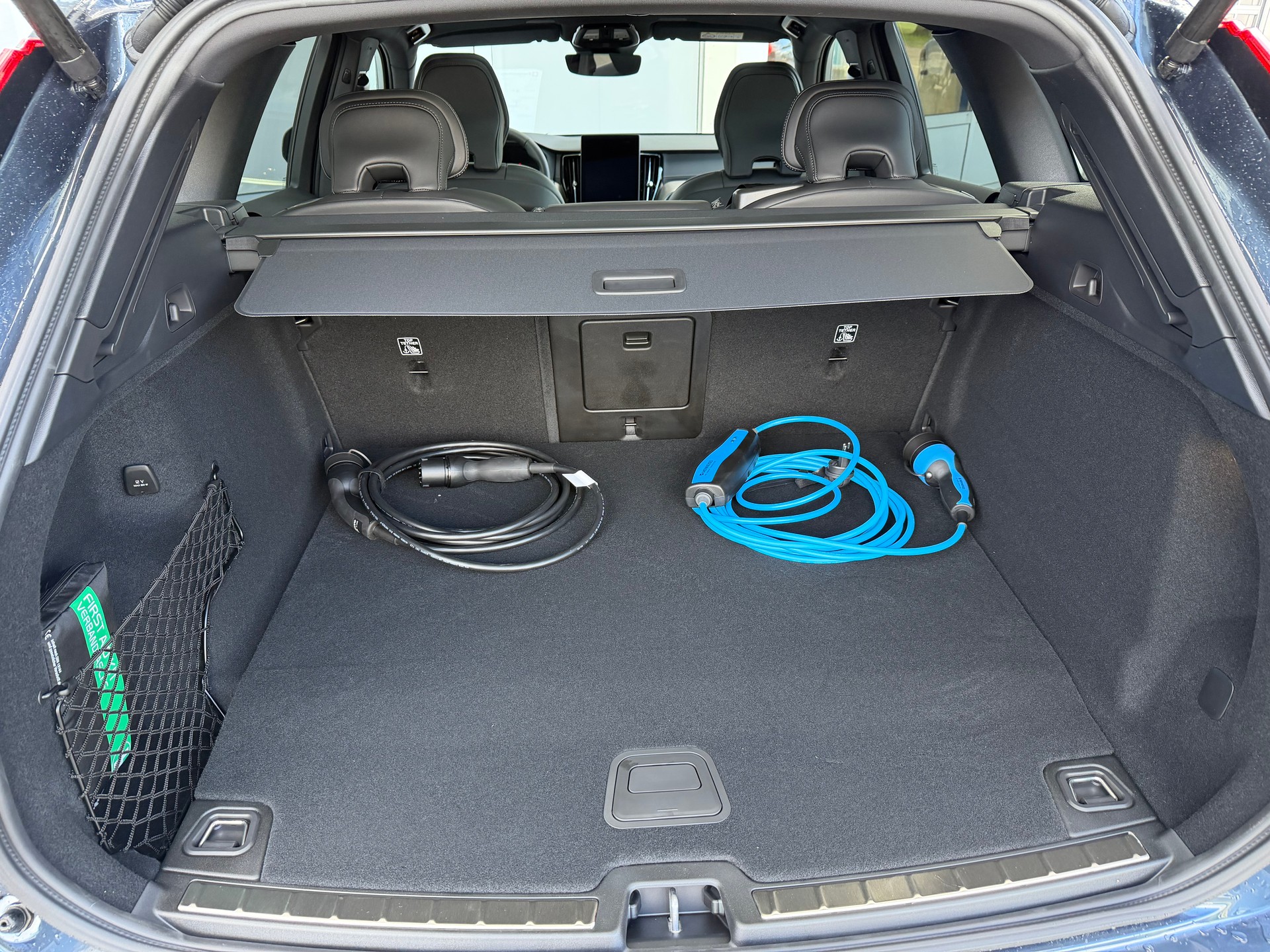 VOLVO XC60 T6 eAWD Black Edition Geartronic-image-24