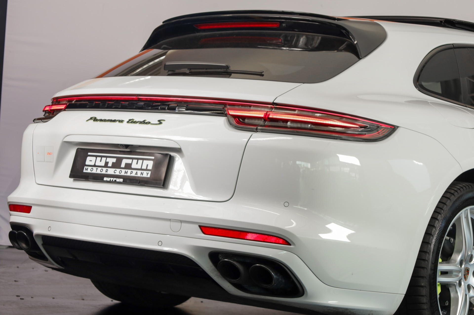 PORSCHE Panamera Turbo S E-Hybrid Sport Turismo PDK-image-5