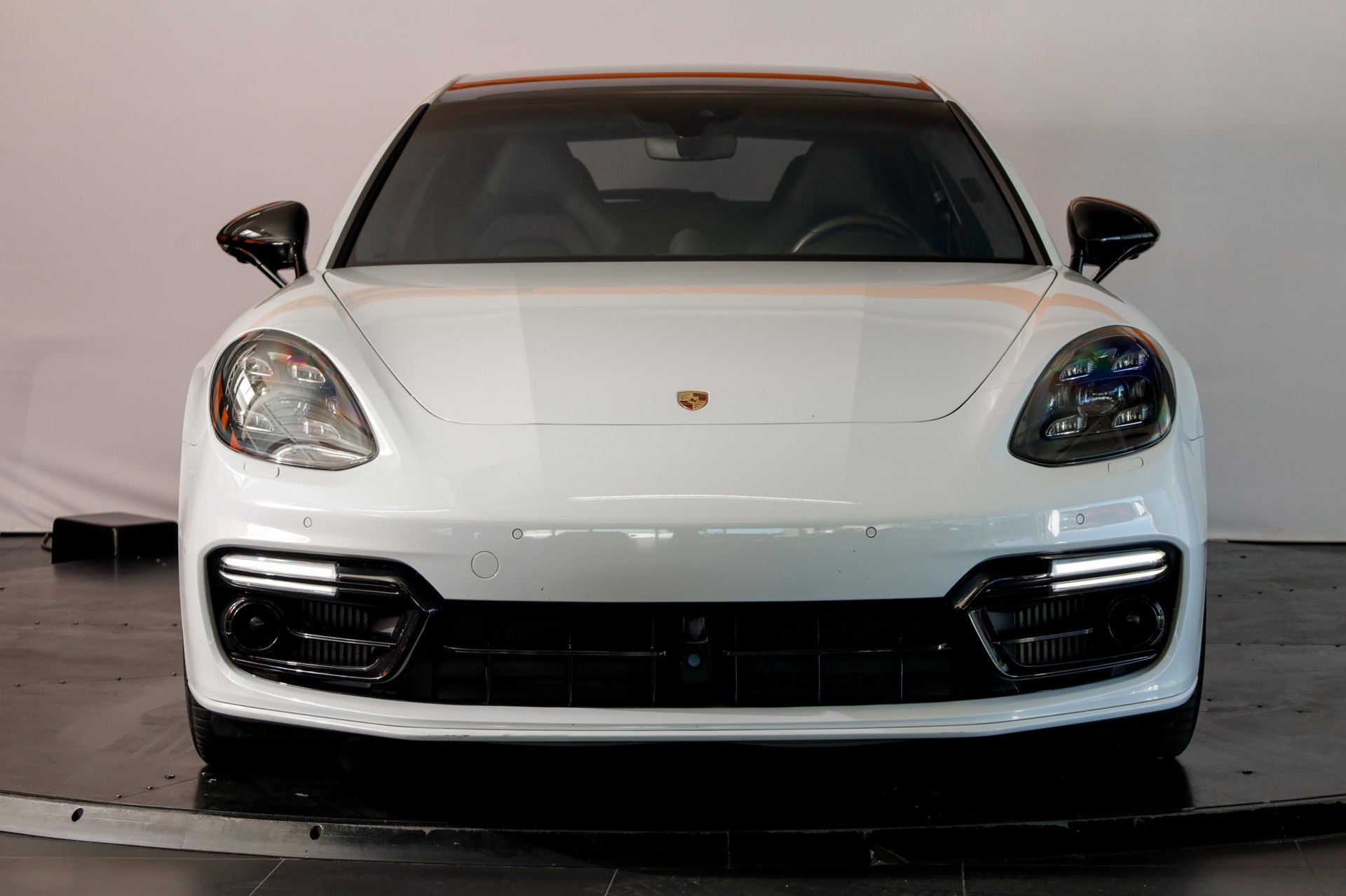 PORSCHE Panamera Turbo S E-Hybrid Sport Turismo PDK-showroom-element-1