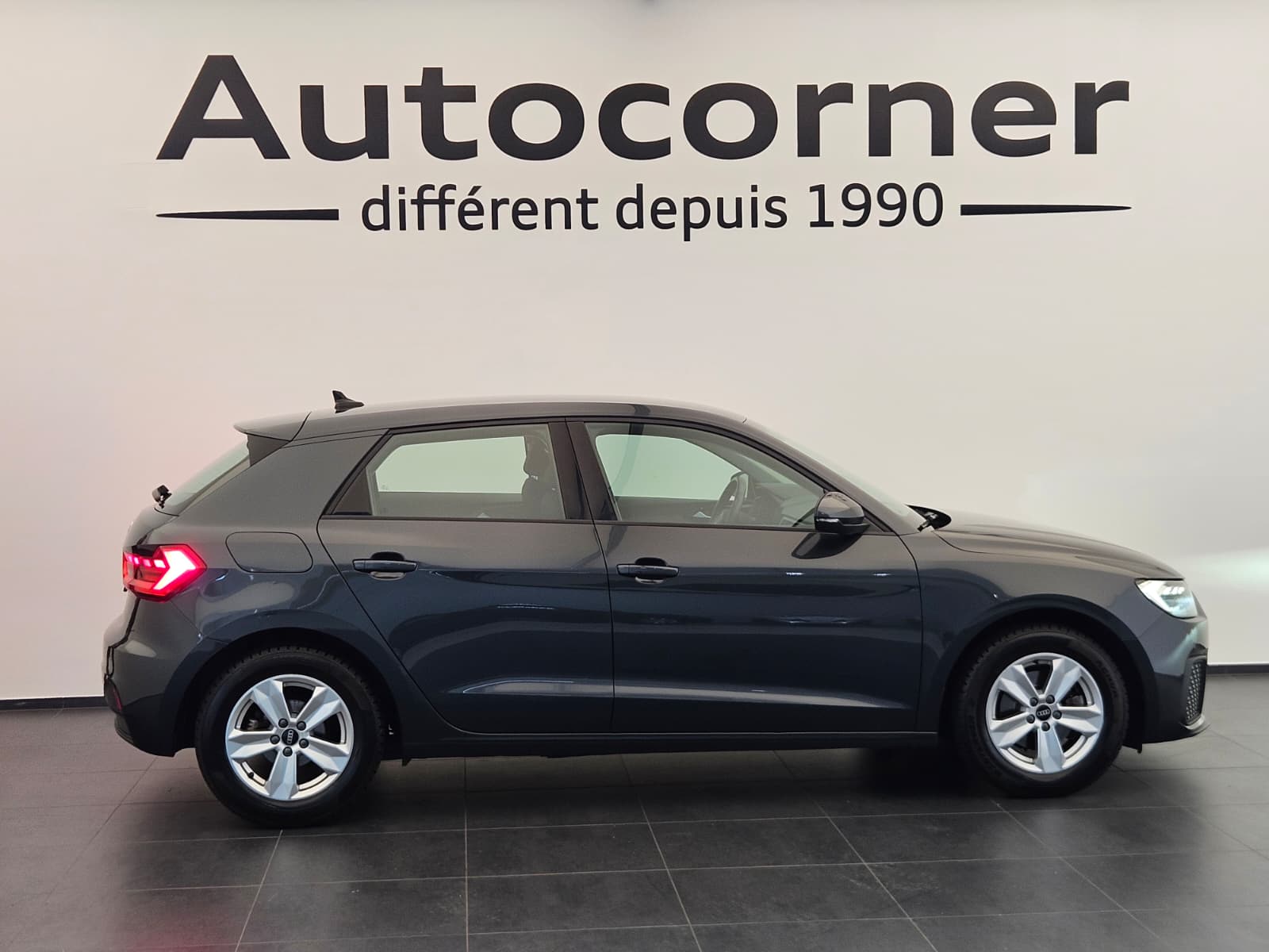 AUDI A1 Sportback 30 TFSI Attraction S-tronic-image-5