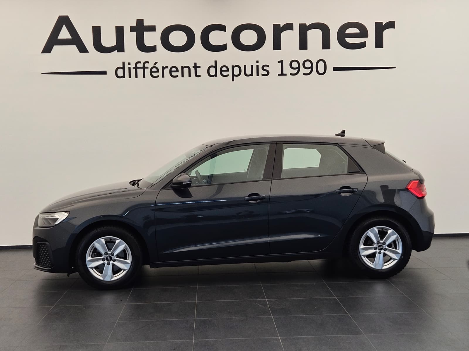 AUDI A1 Sportback 30 TFSI Attraction S-tronic-showroom-element-1