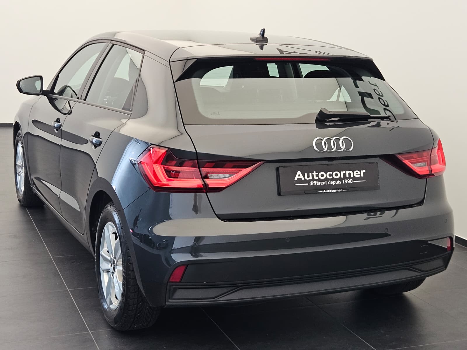 AUDI A1 Sportback 30 TFSI Attraction S-tronic-image-8