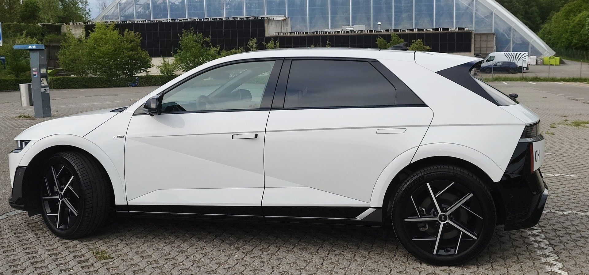 HYUNDAI Ioniq 5 N-Line, grosser Akku, 84 Kwh AWD Vollausstattung, Laden in 18 min-image-3
