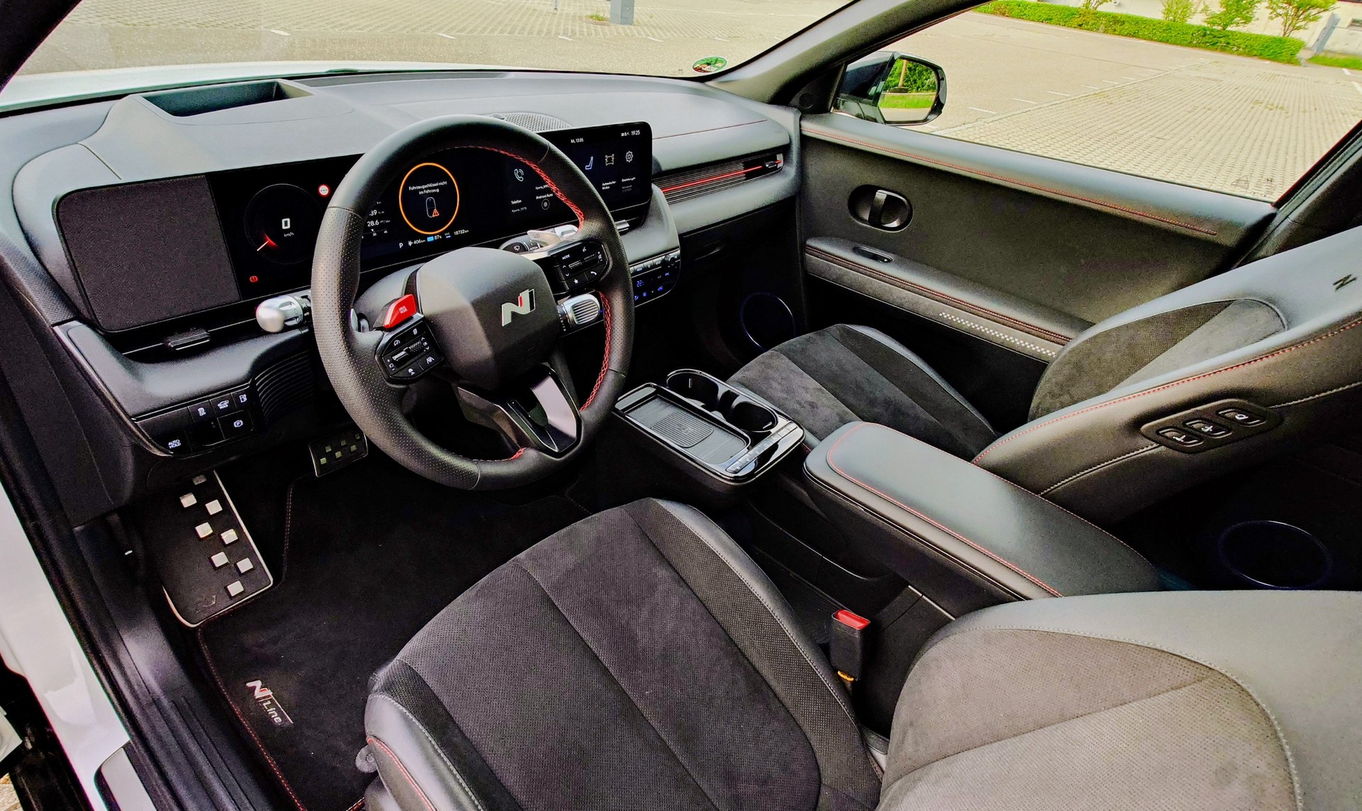 HYUNDAI Ioniq 5 N-Line, grosser Akku, 84 Kwh AWD Vollausstattung, Laden in 18 min-image-2