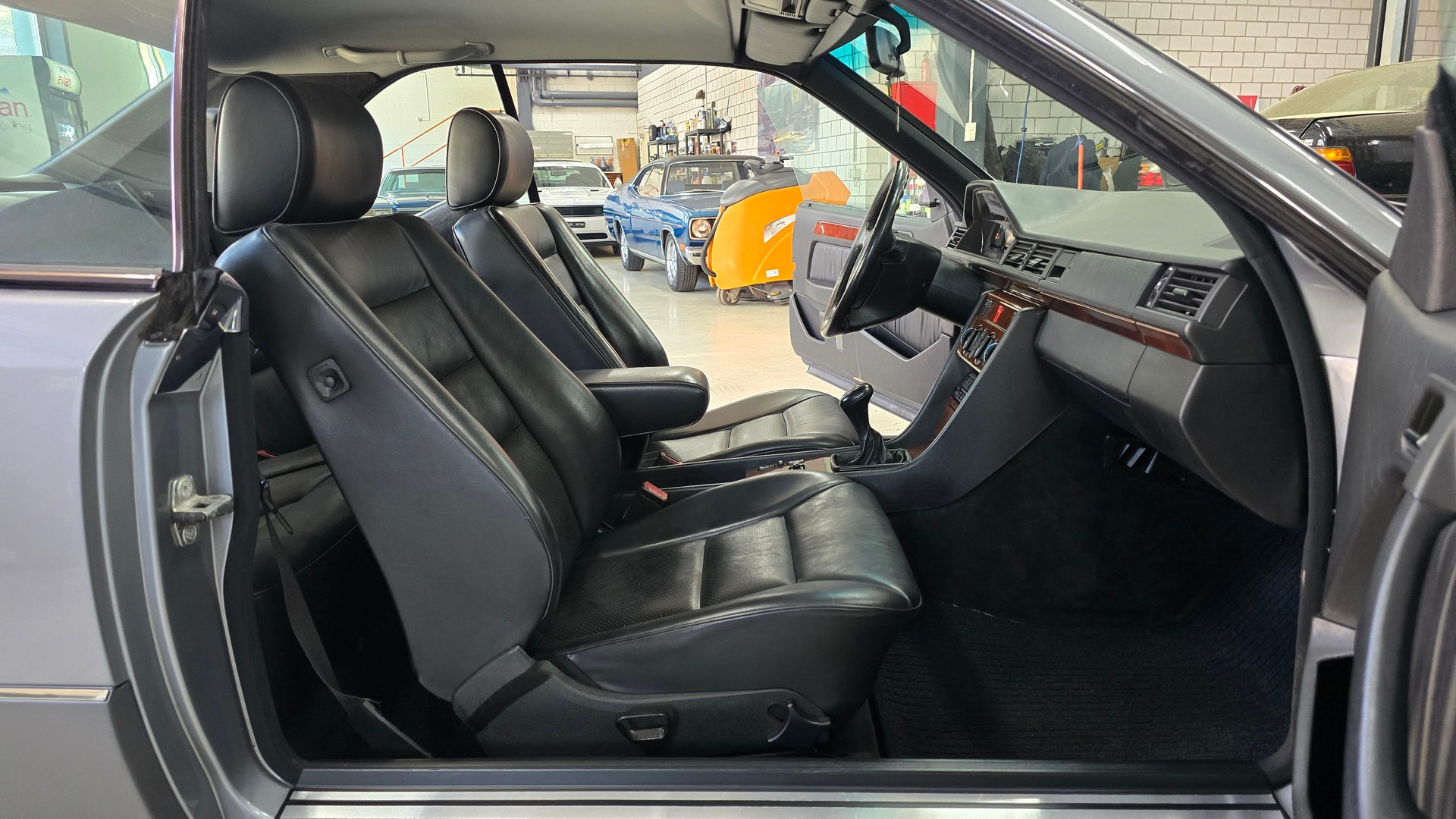 MERCEDES-BENZ 300 CE-24 Sportline-image-27