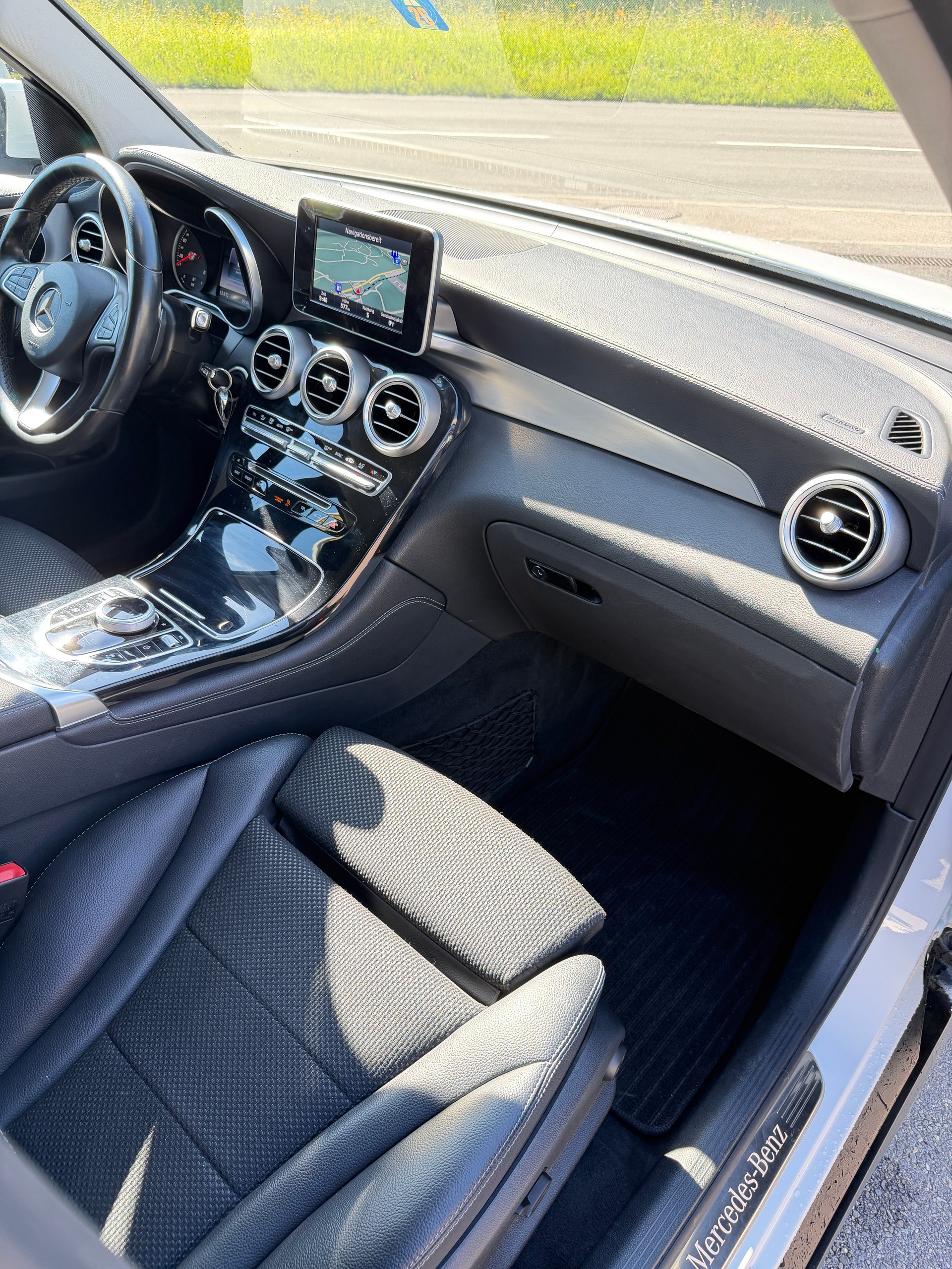 MERCEDES-BENZ GLC 250 d Exclusive 4Matic 9G-Tronic-image-9