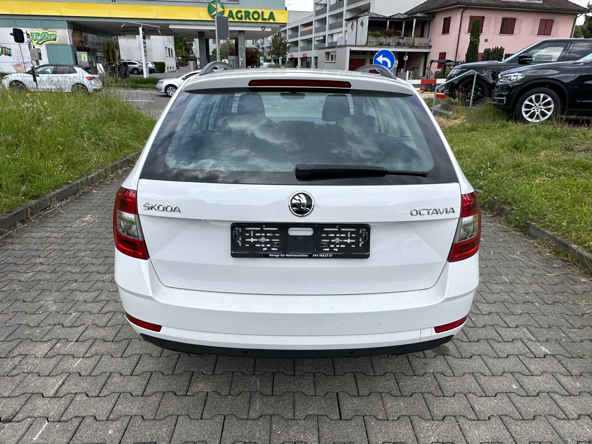 SKODA Octavia Combi 1.6 TDI Active DSG-image-3