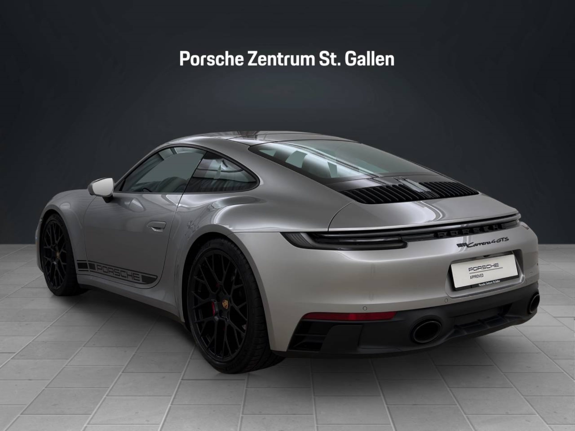 PORSCHE 911 Carrera 4 GTS-image-2
