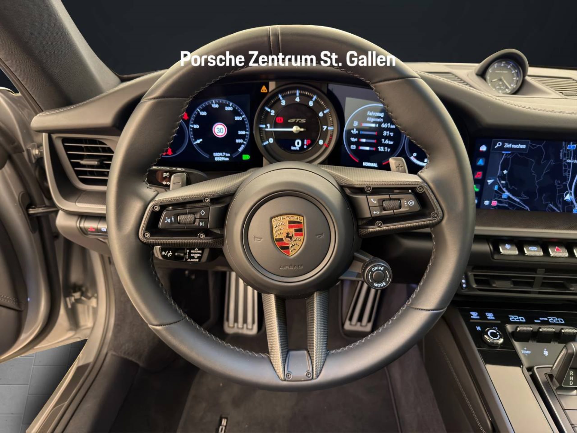 PORSCHE 911 Carrera 4 GTS-image-12