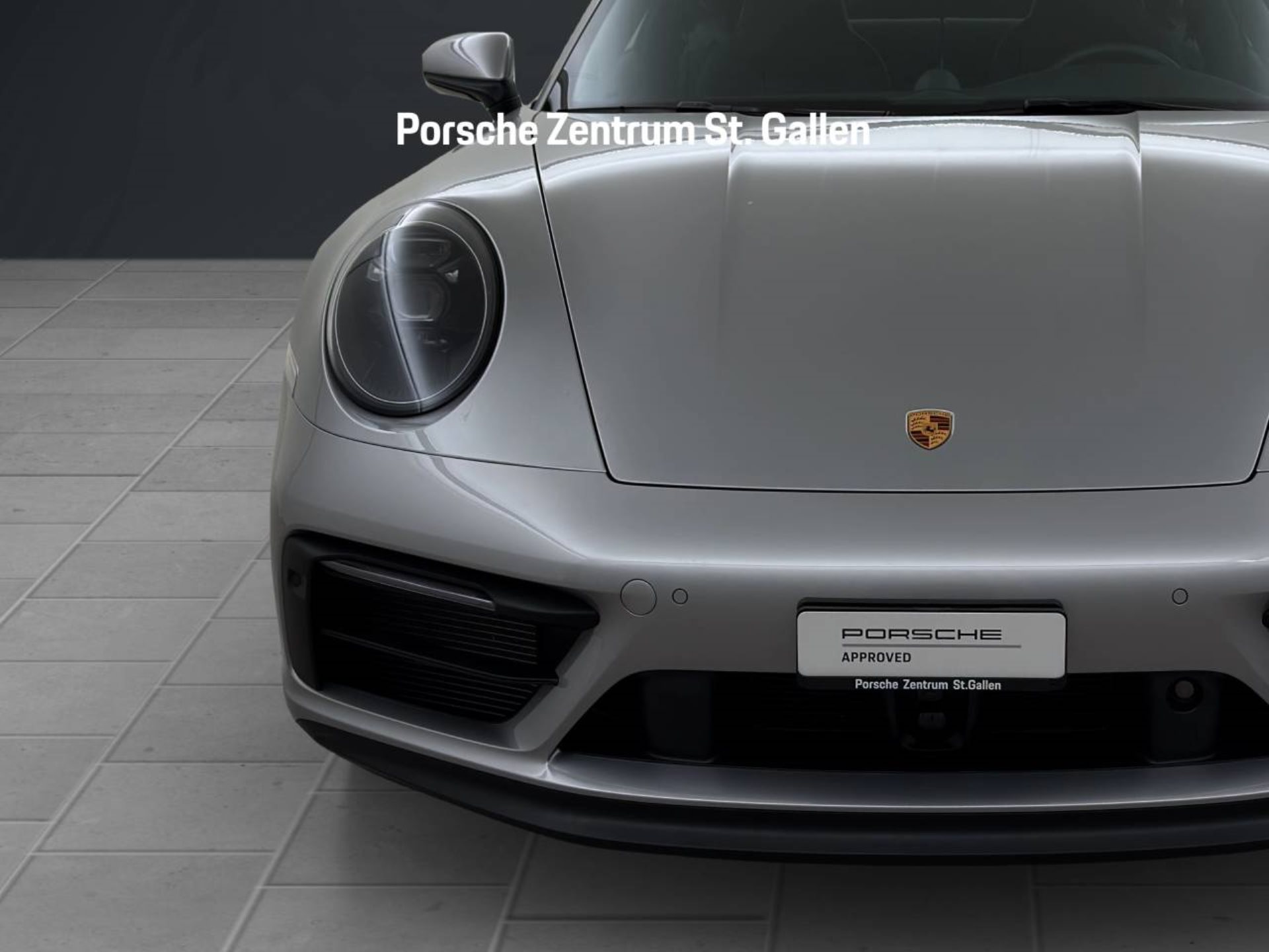 PORSCHE 911 Carrera 4 GTS-image-11