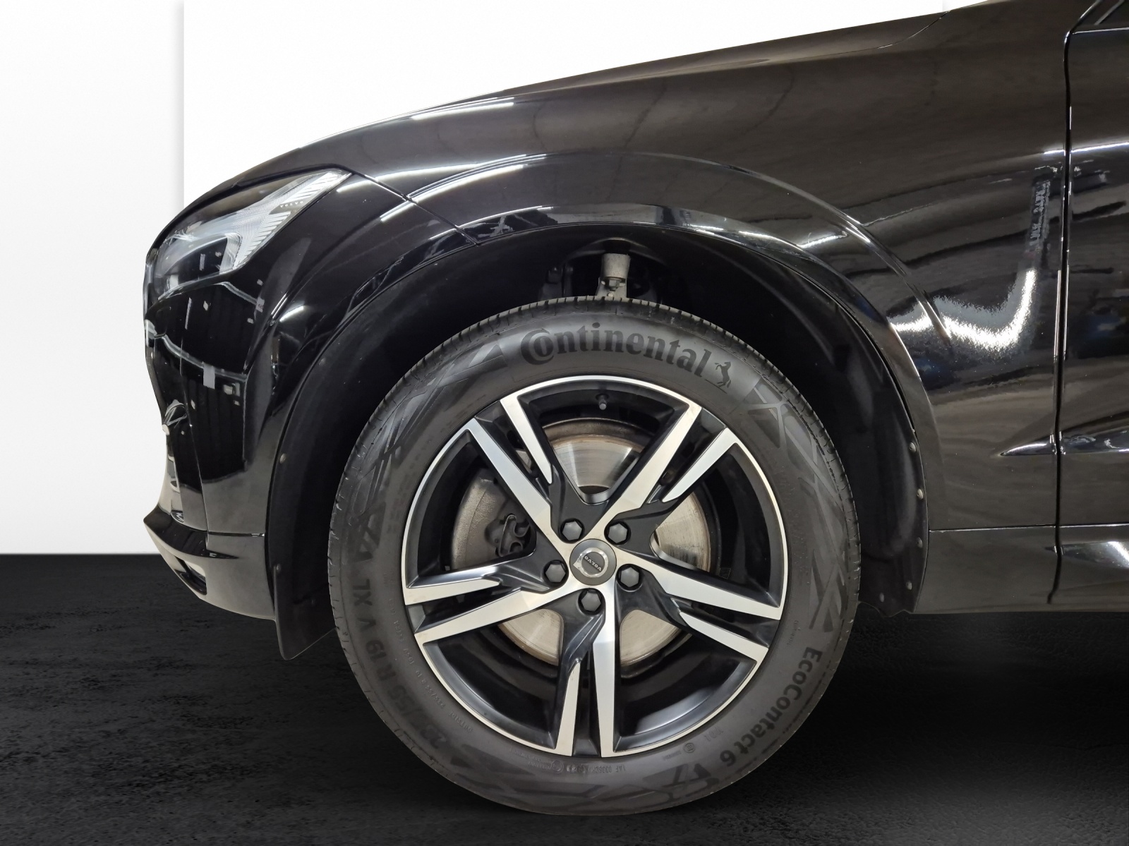 VOLVO XC60 2.0 B4 MH R-Design AWD-image-19