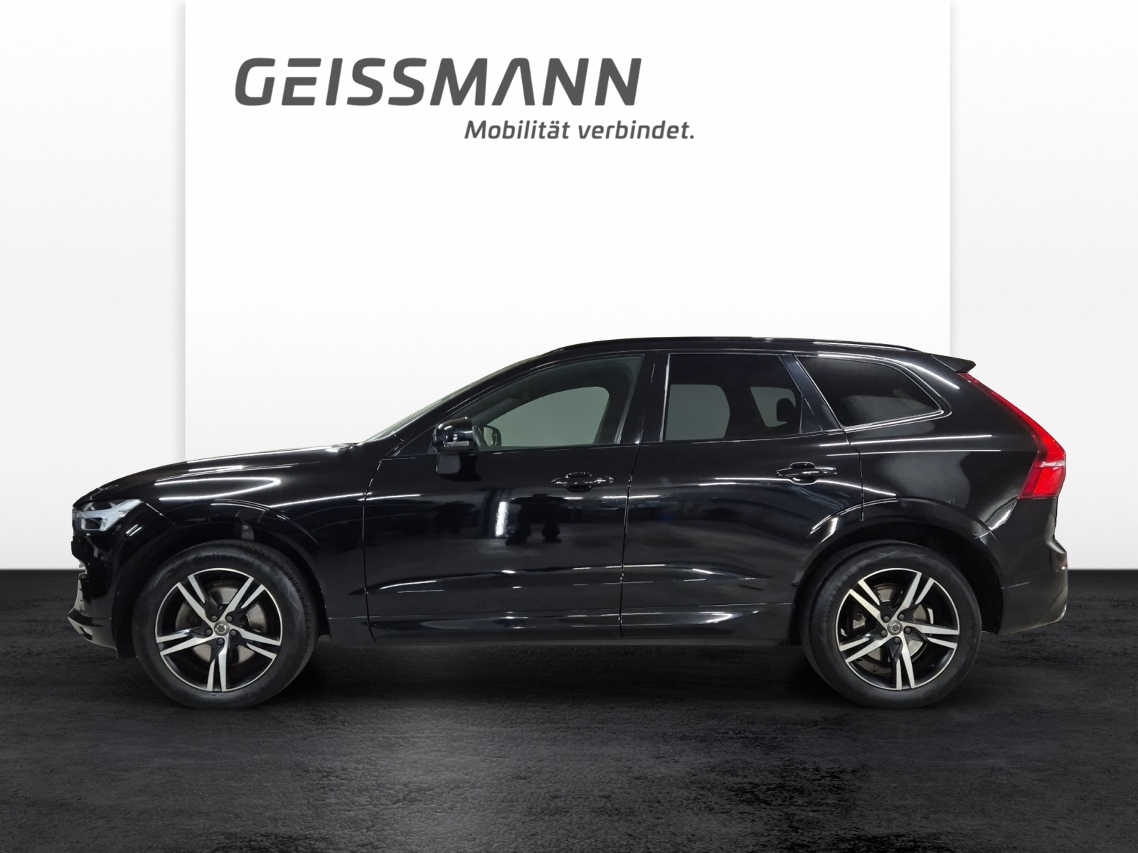 VOLVO XC60 2.0 B4 MH R-Design AWD-showroom-element-2