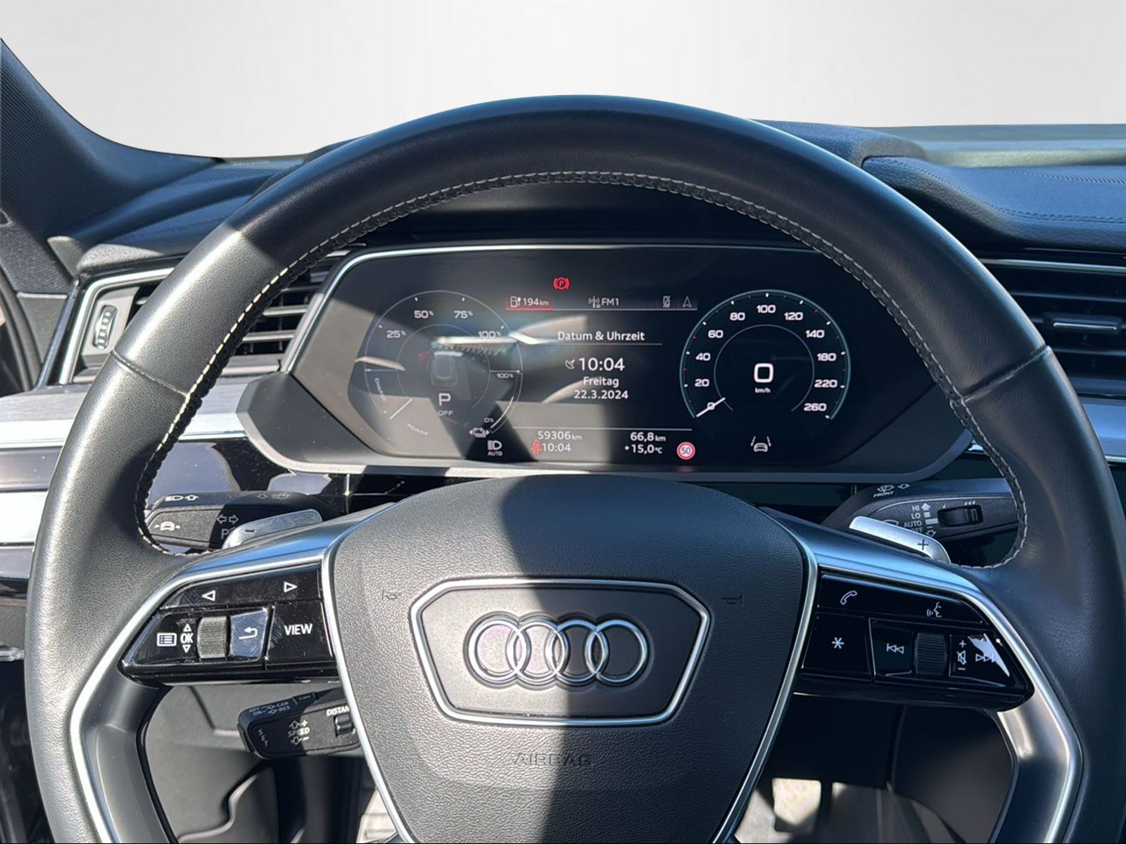AUDI e-tron Sportback 55 S Line quattro-image-9