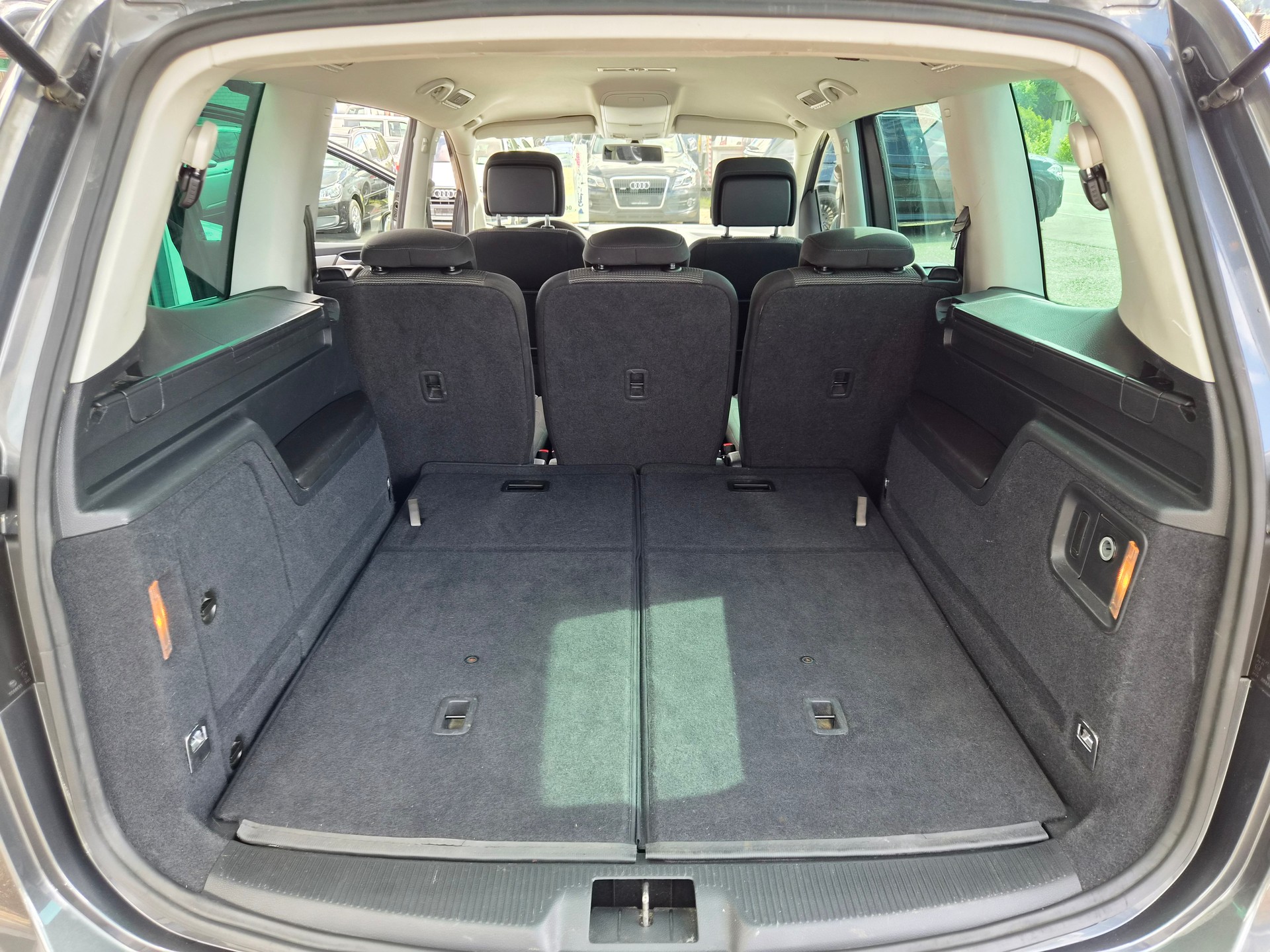 VW Sharan 1.4 TSI BlueMotion Technology Comfortline Ausführung 7 Sitzplätze-image-13