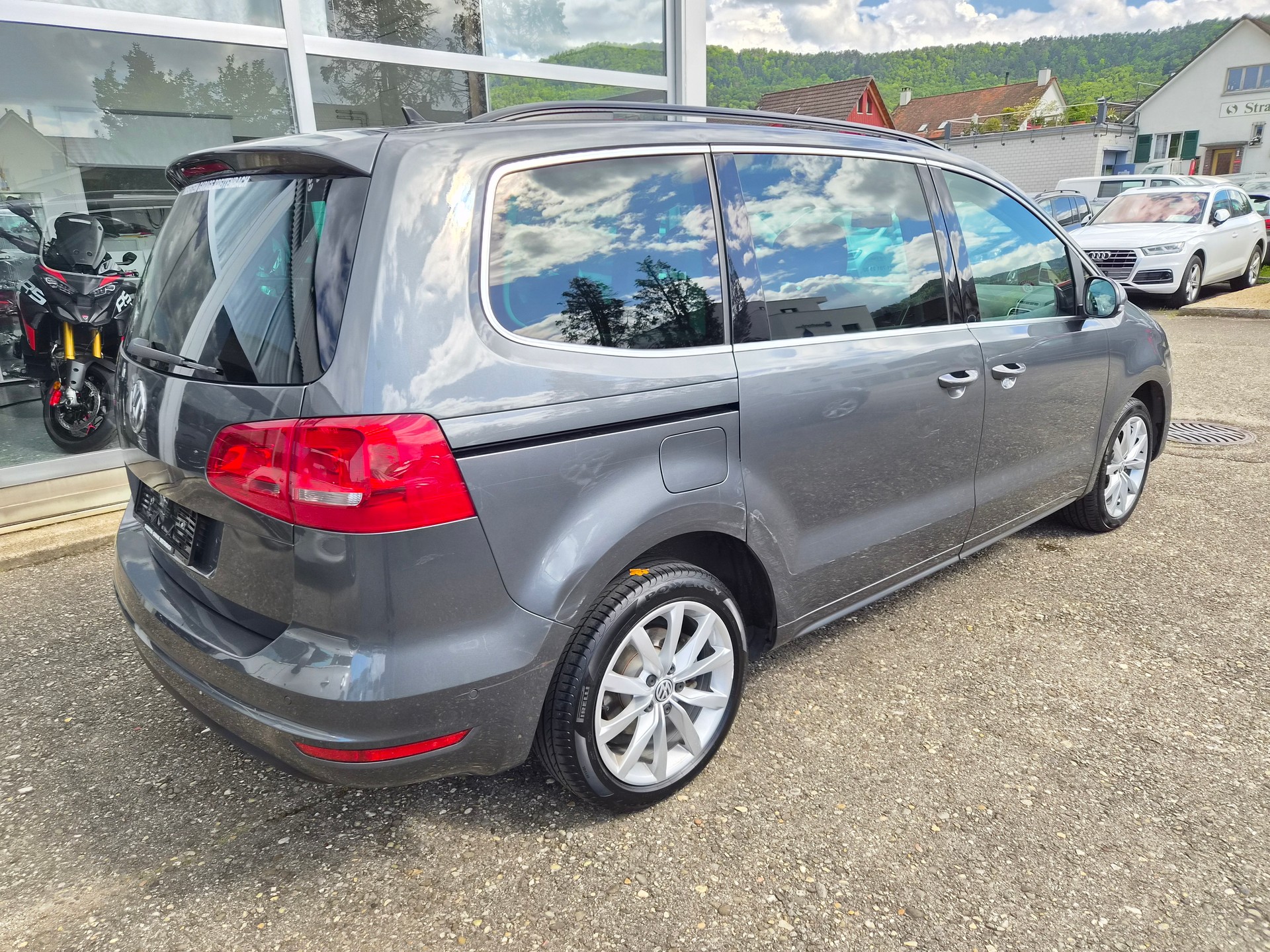 VW Sharan 1.4 TSI BlueMotion Technology Comfortline Ausführung 7 Sitzplätze-image-5