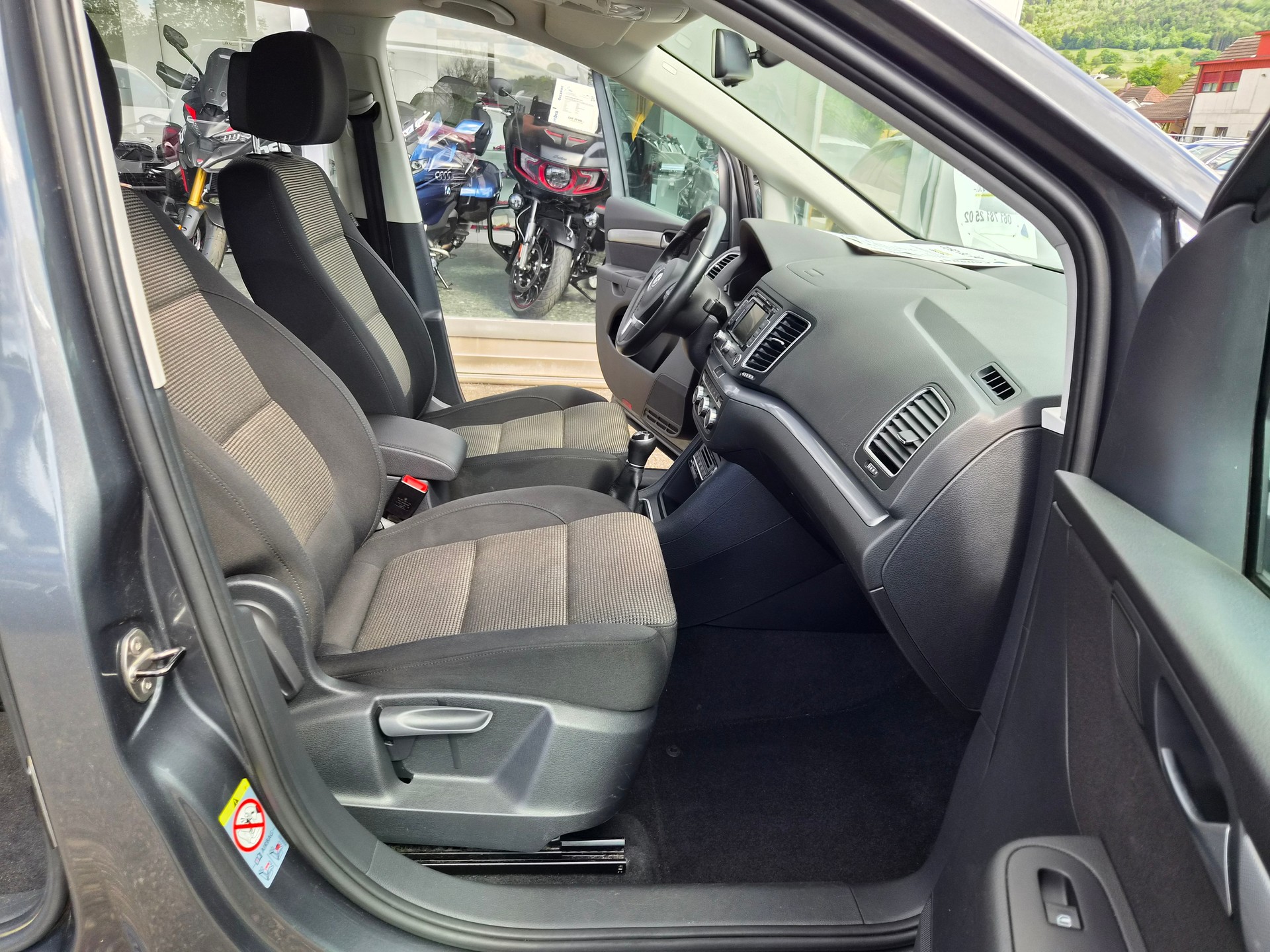 VW Sharan 1.4 TSI BlueMotion Technology Comfortline Ausführung 7 Sitzplätze-image-9