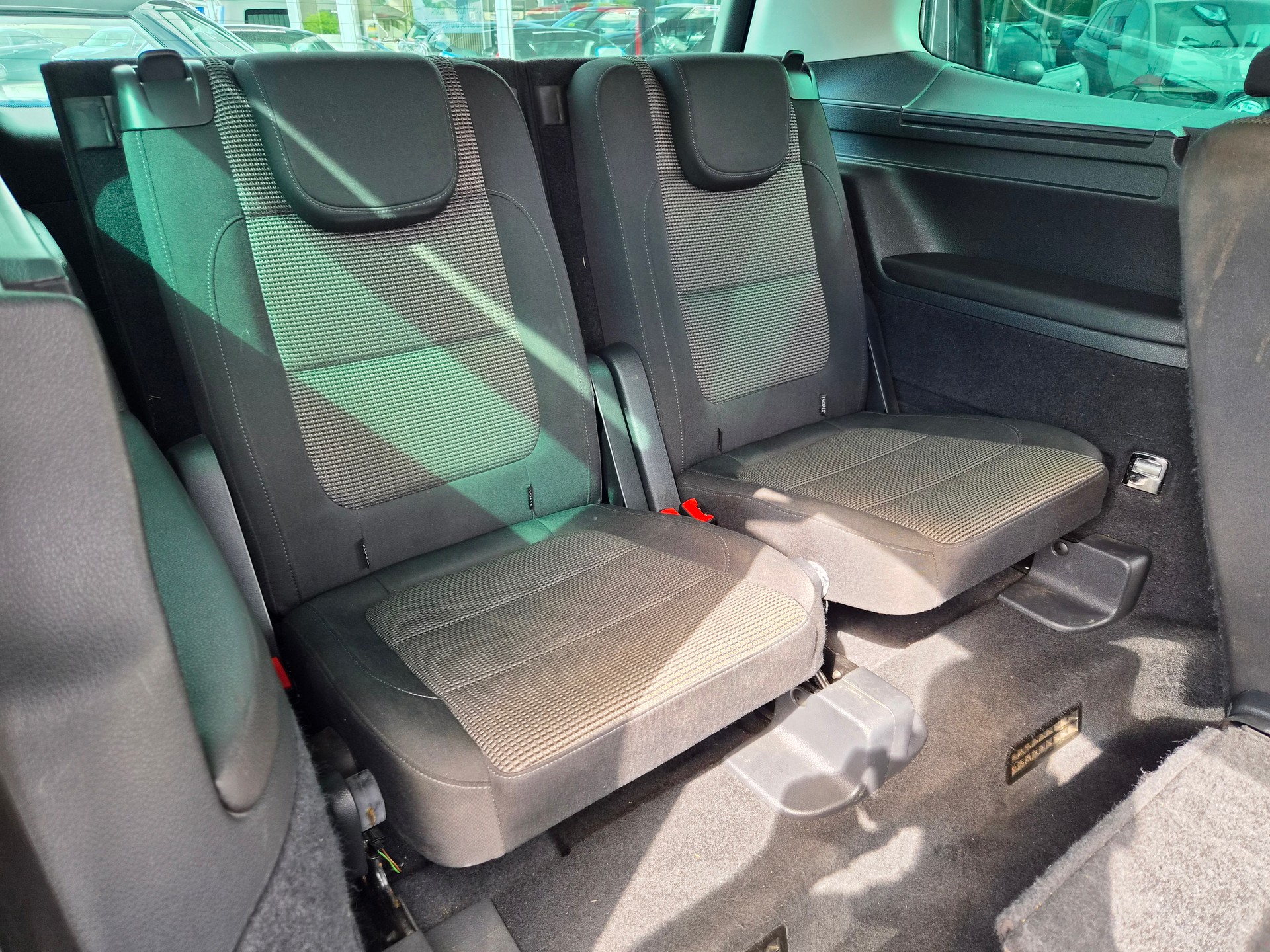 VW Sharan 1.4 TSI BlueMotion Technology Comfortline Ausführung 7 Sitzplätze-image-11