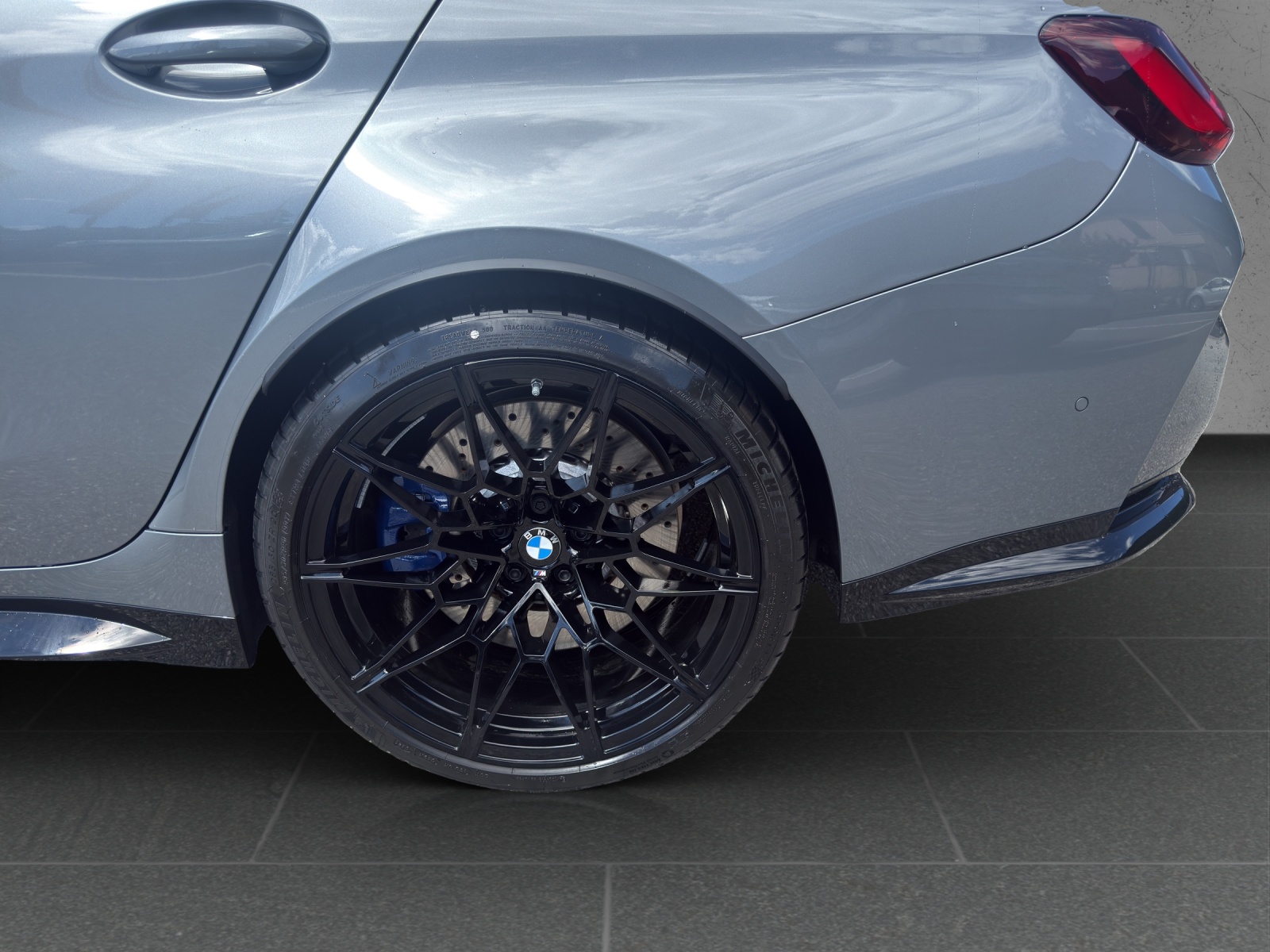 BMW M3 Touring xDrive Competition M-image-11