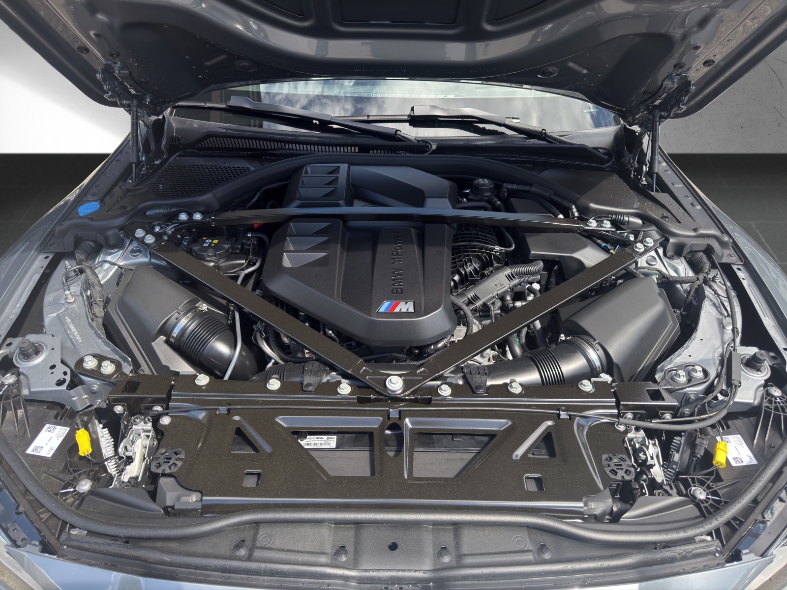 BMW M3 Touring xDrive Competition M-image-18