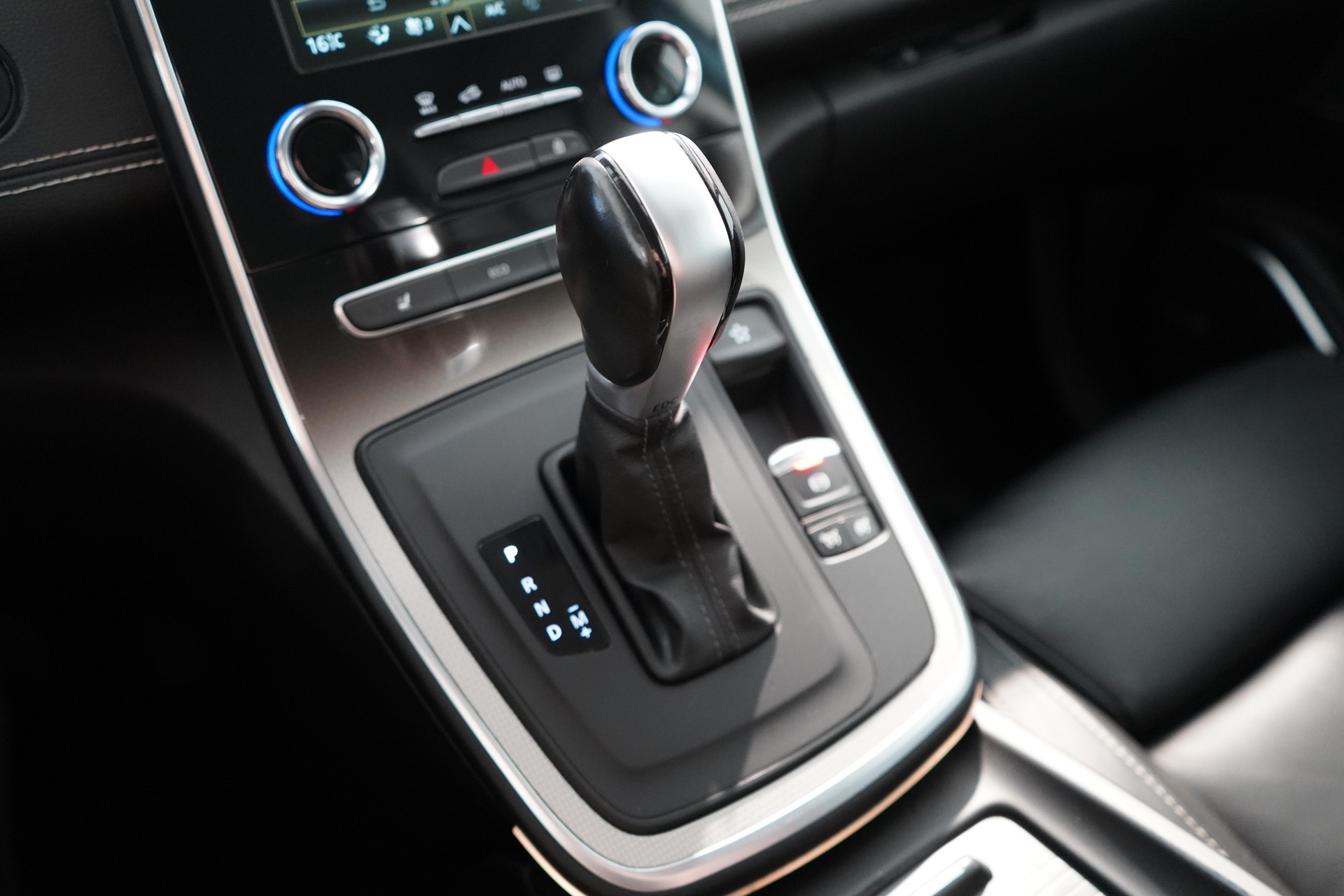 RENAULT Grand Scénic 1.8 Blue dCi 150 Intens EDC-image-16