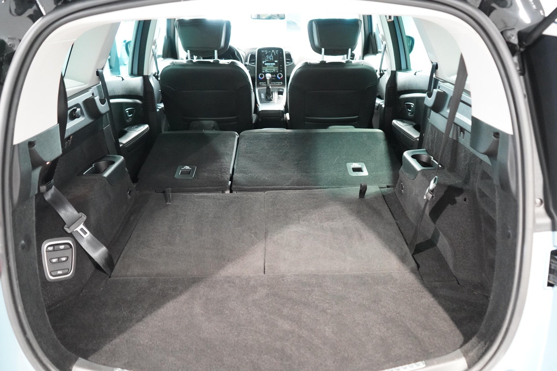 RENAULT Grand Scénic 1.8 Blue dCi 150 Intens EDC-image-7
