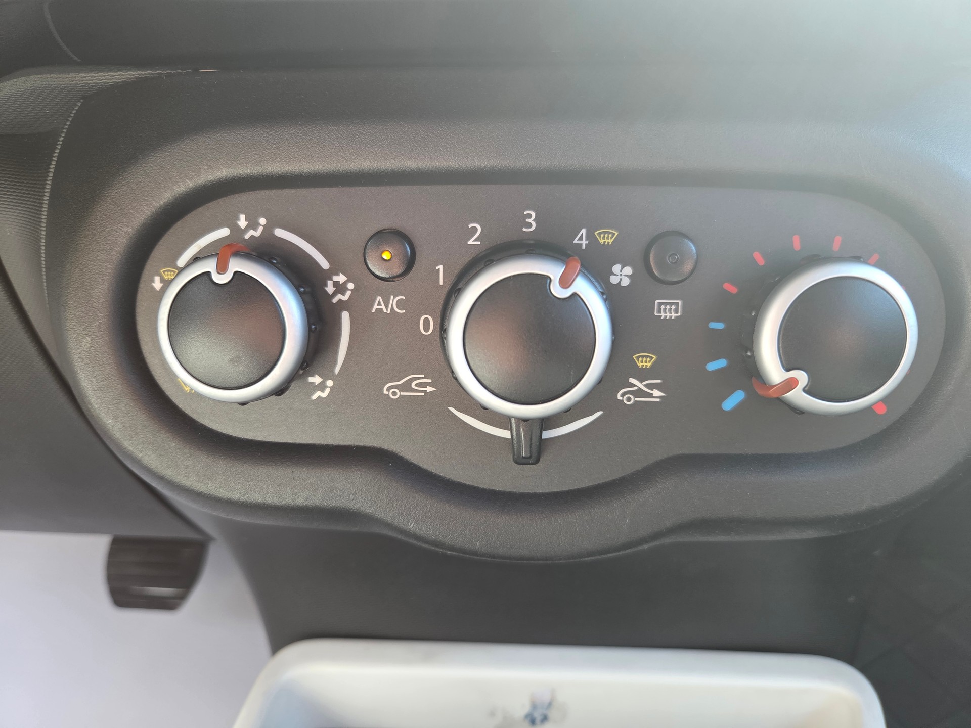 RENAULT Twingo 0.9 City EDC-image-15