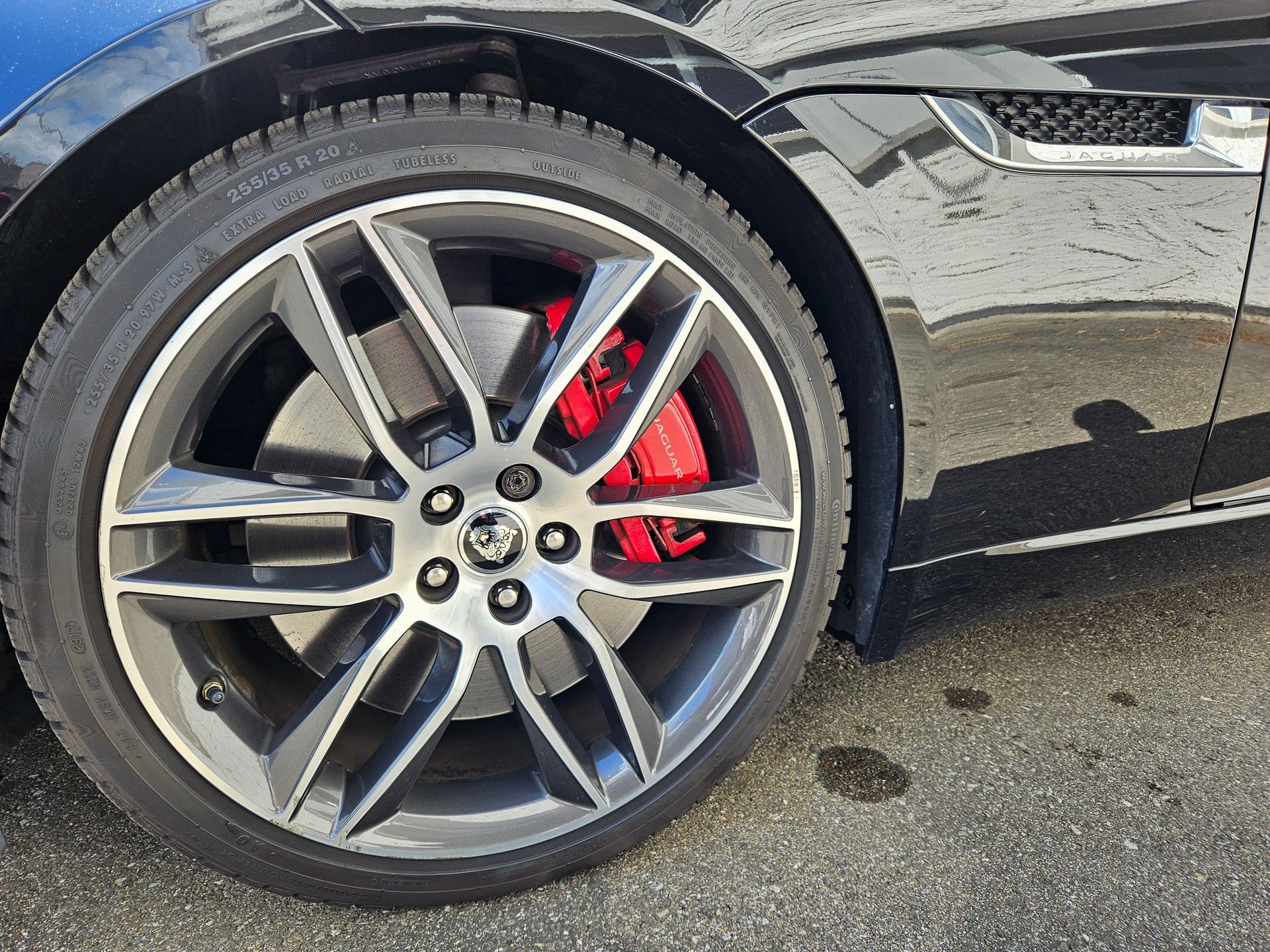 JAGUAR 2.0 R-Dynamic-image-10