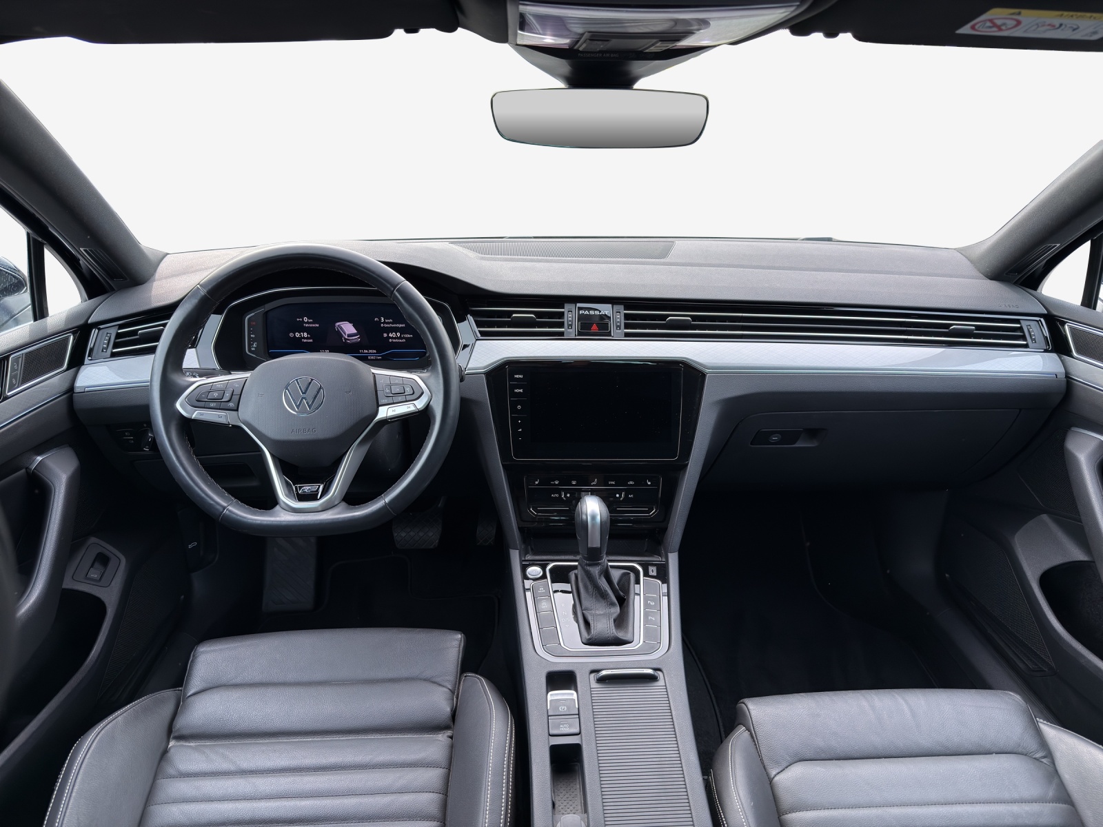 VW Passat Variant 2.0 TSI Business DSG-image-8