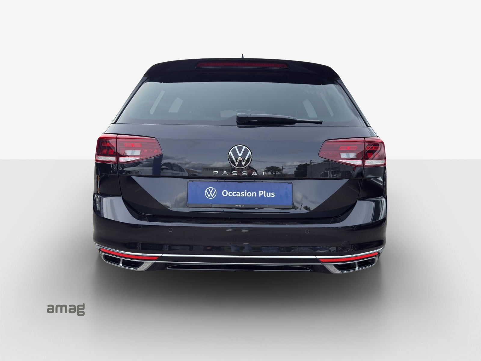 VW Passat Variant 2.0 TSI Business DSG-image-3