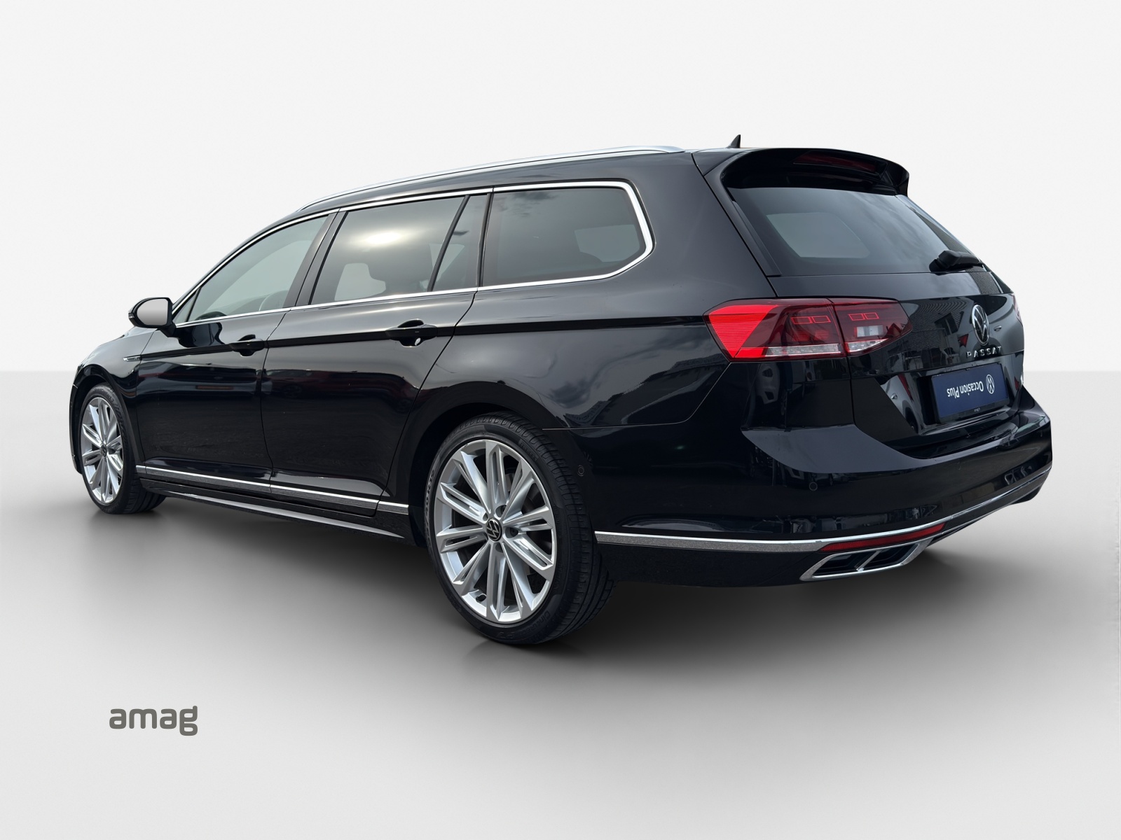 VW Passat Variant 2.0 TSI Business DSG-image-2