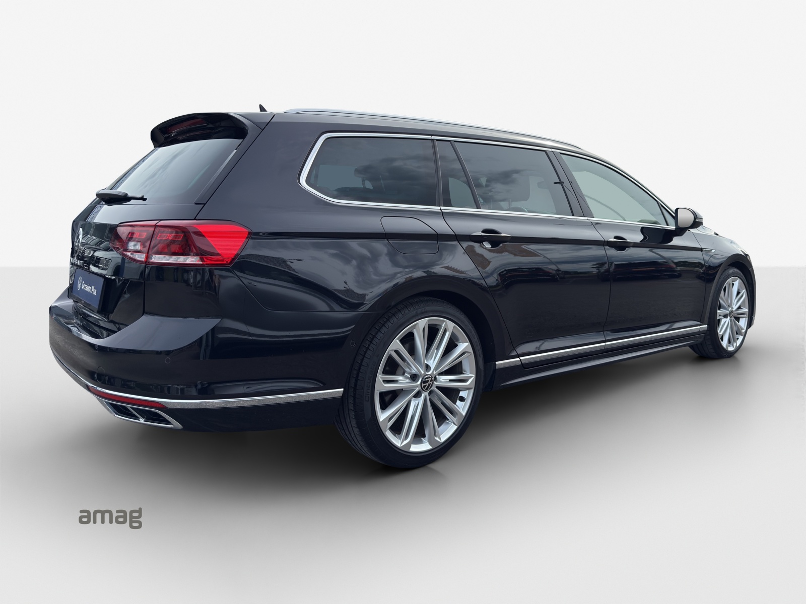 VW Passat Variant 2.0 TSI Business DSG-image-4