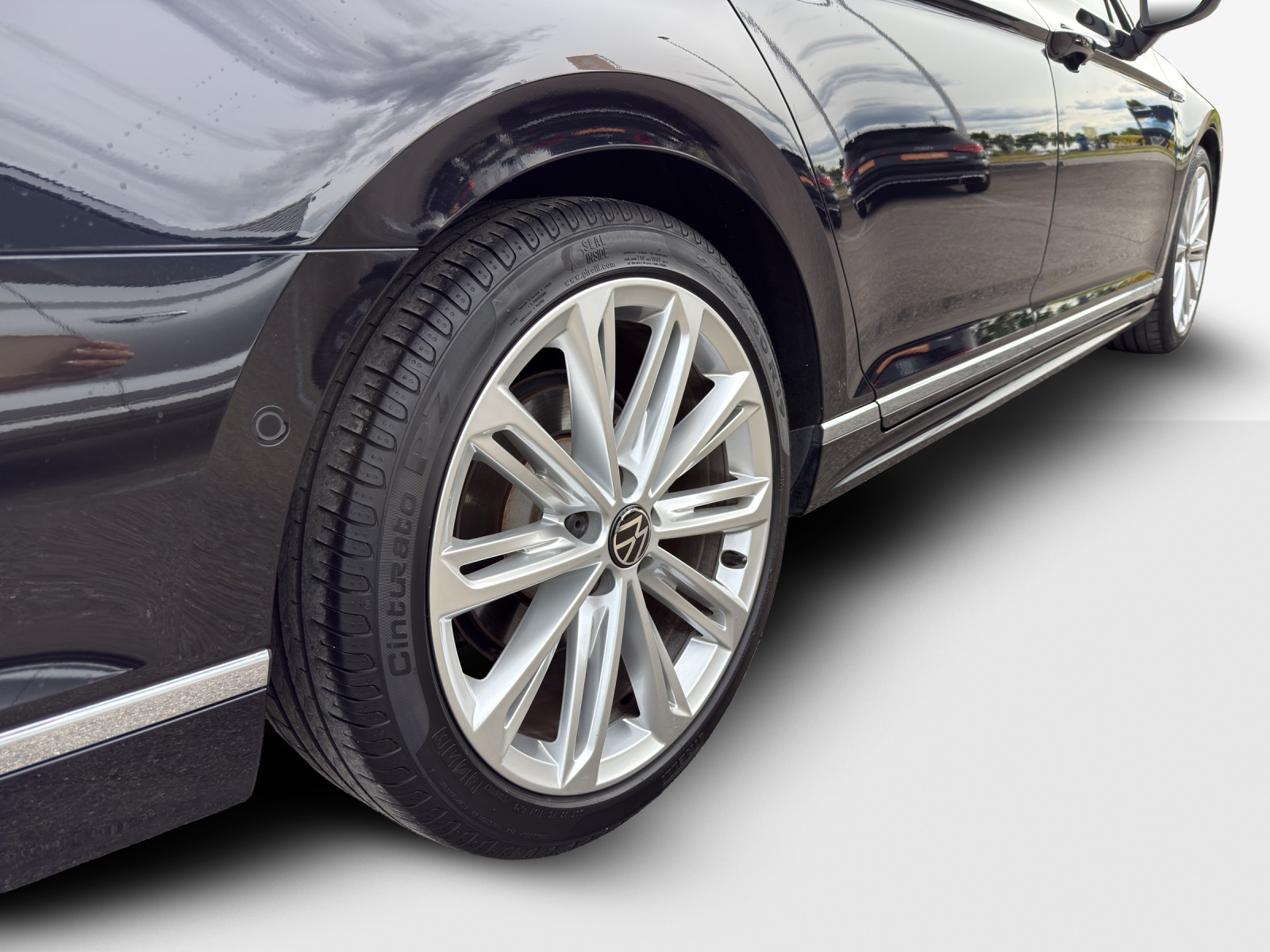 VW Passat Variant 2.0 TSI Business DSG-image-13