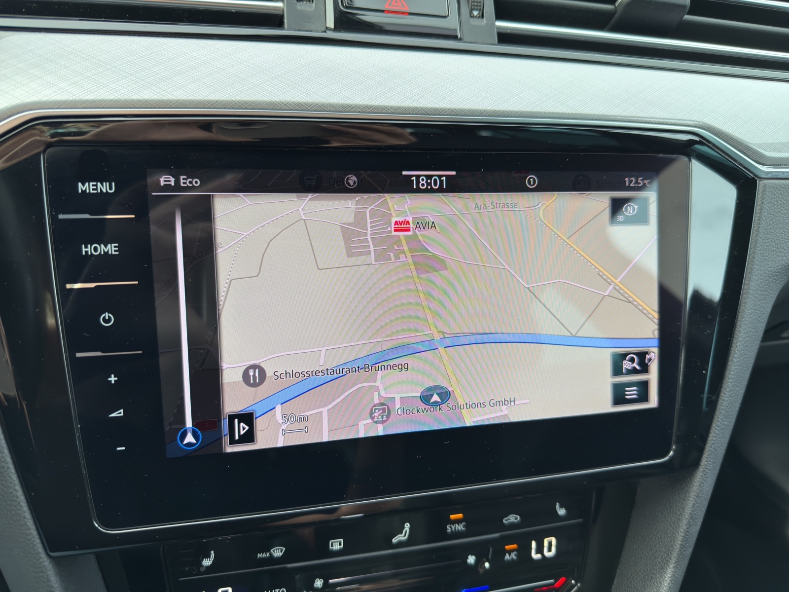 VW Passat Variant 2.0 TSI Business DSG-image-15