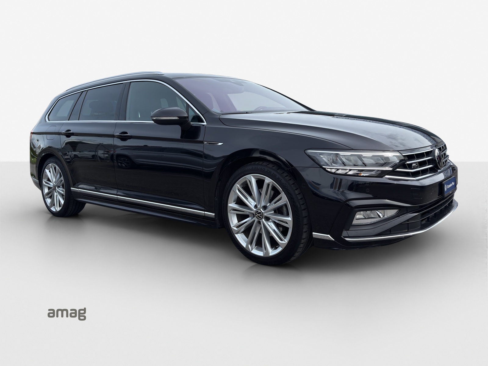 VW Passat Variant 2.0 TSI Business DSG-image-5