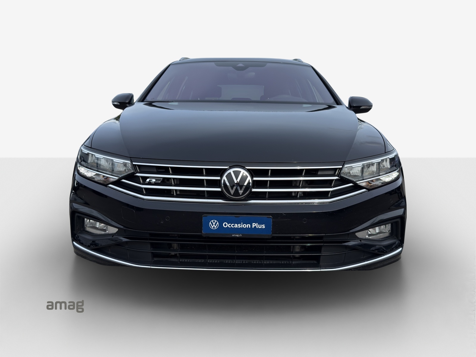 VW Passat Variant 2.0 TSI Business DSG-image-6