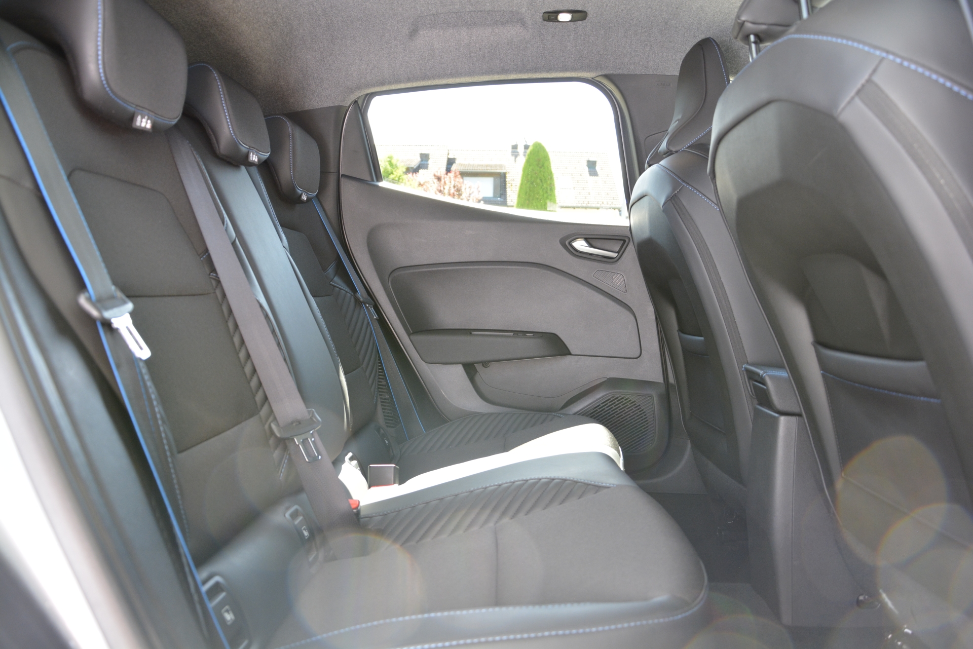 RENAULT Clio 1.6 E-Tech esprit Alpine-image-6